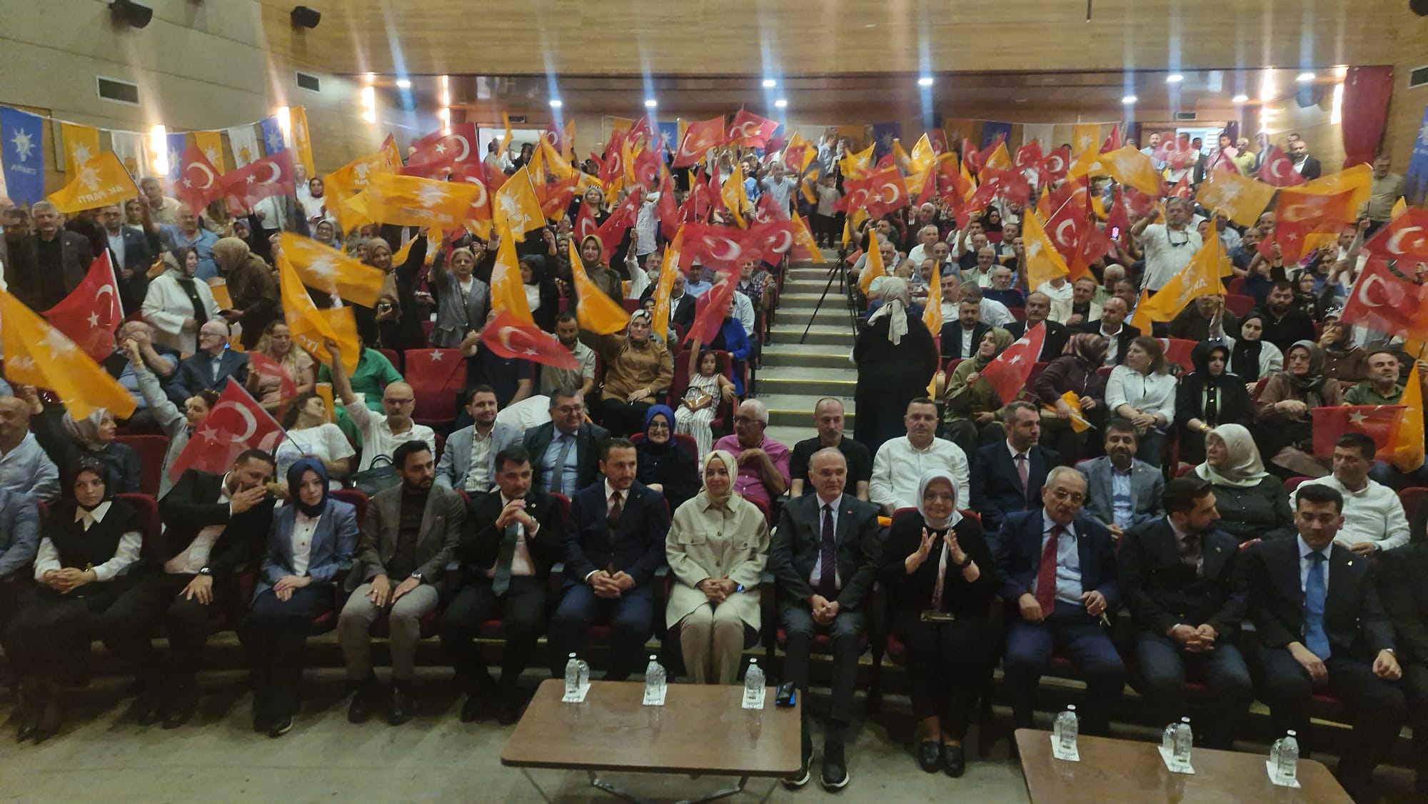 Fatma Betül Sayan Kaya şehit ailesini ziyaret etti