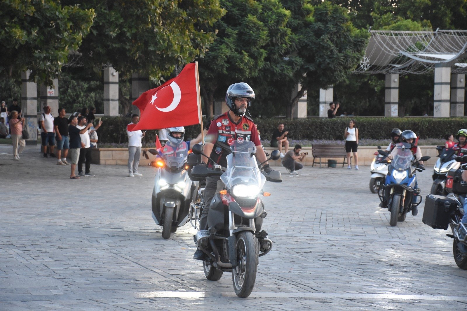 İzmir motosikletliler 15 Temmuz