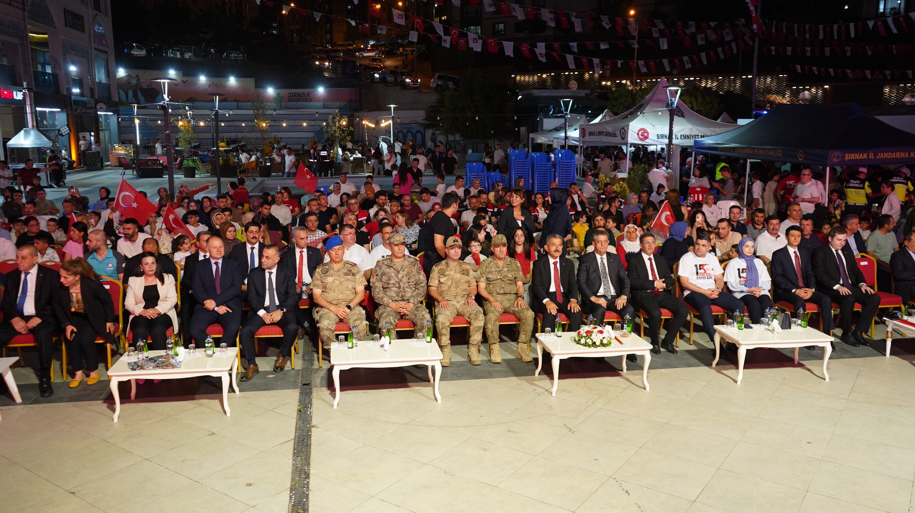 Şırnak 15 Temmuz etkinliklerinde bayrak yürüyüşü