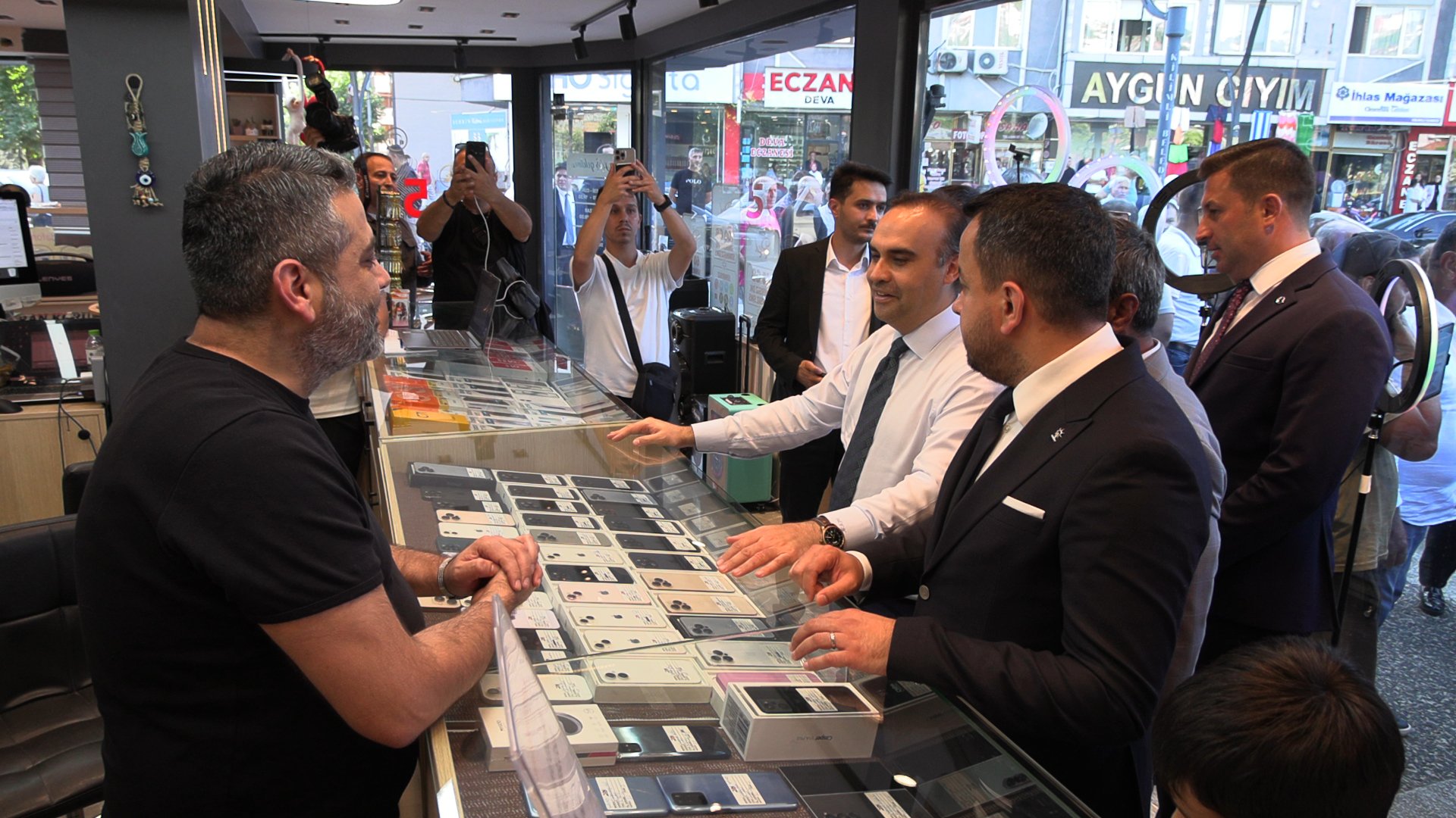 Bakan Kacır savunma sanayi başarılarını anlatıyor