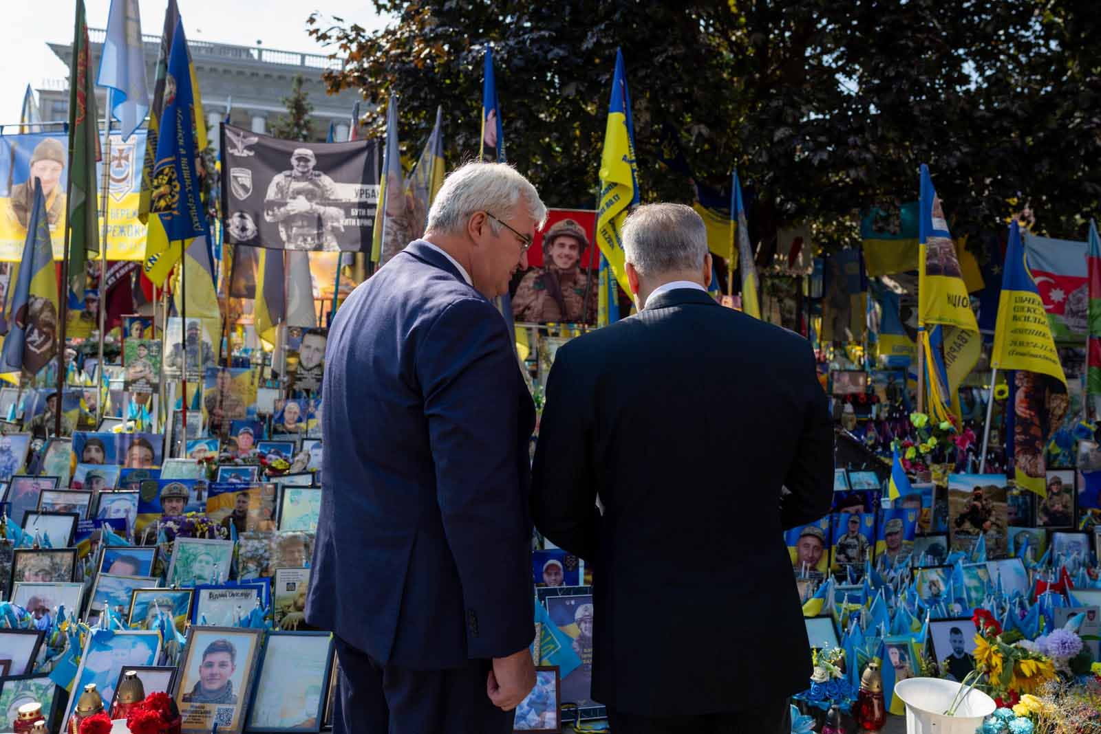 Dışişleri Bakanı Hakan Fidan, Kiev ziyareti kapsamında anma törenine katıldı