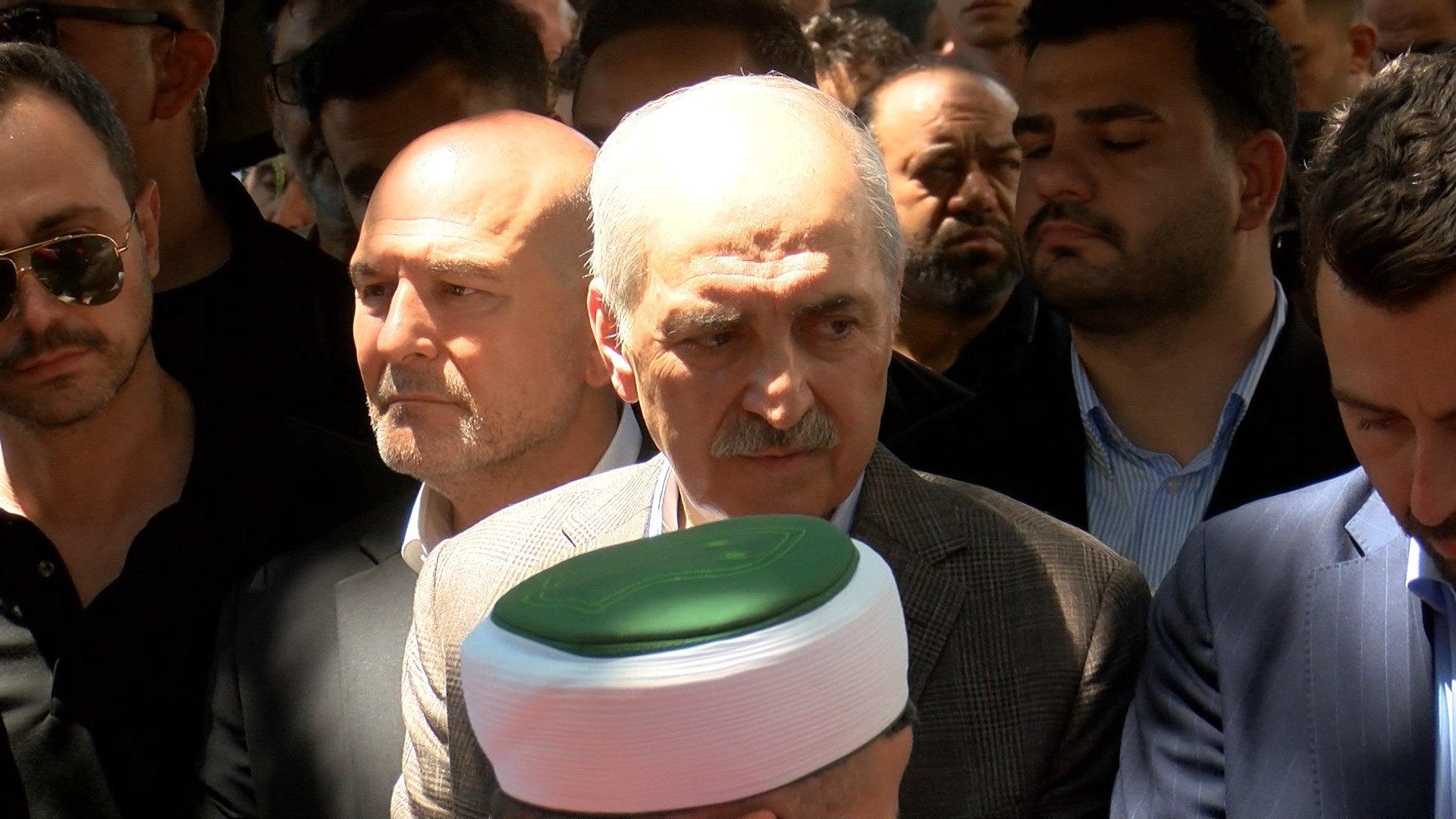 Binali Yıldırım cenazede konuşuyor