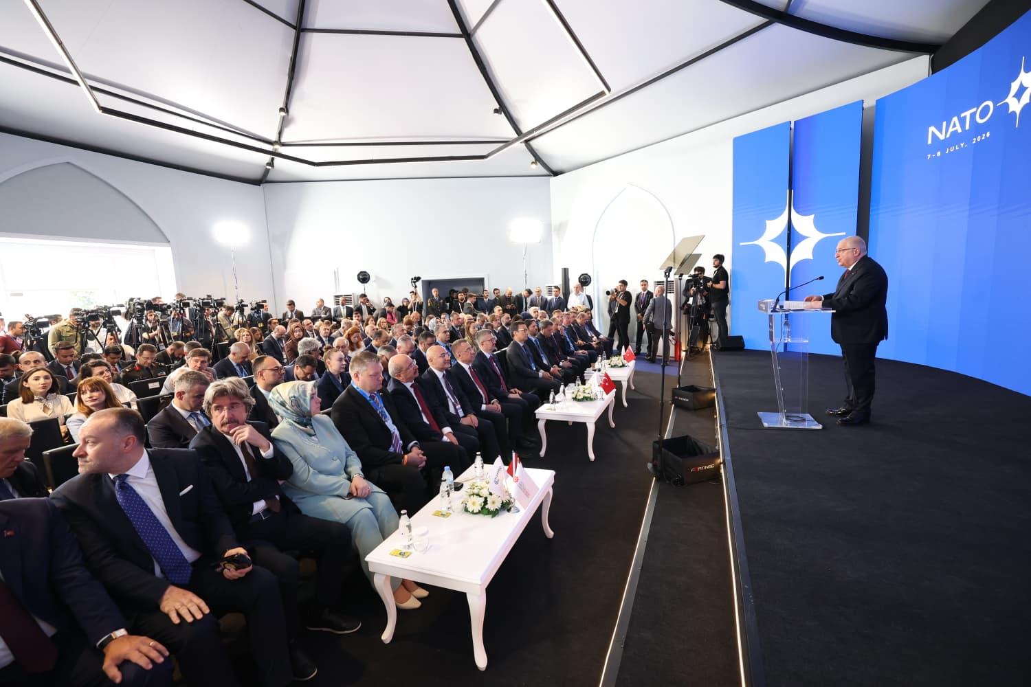 Milli Savunma Bakanı Yaşar Güler