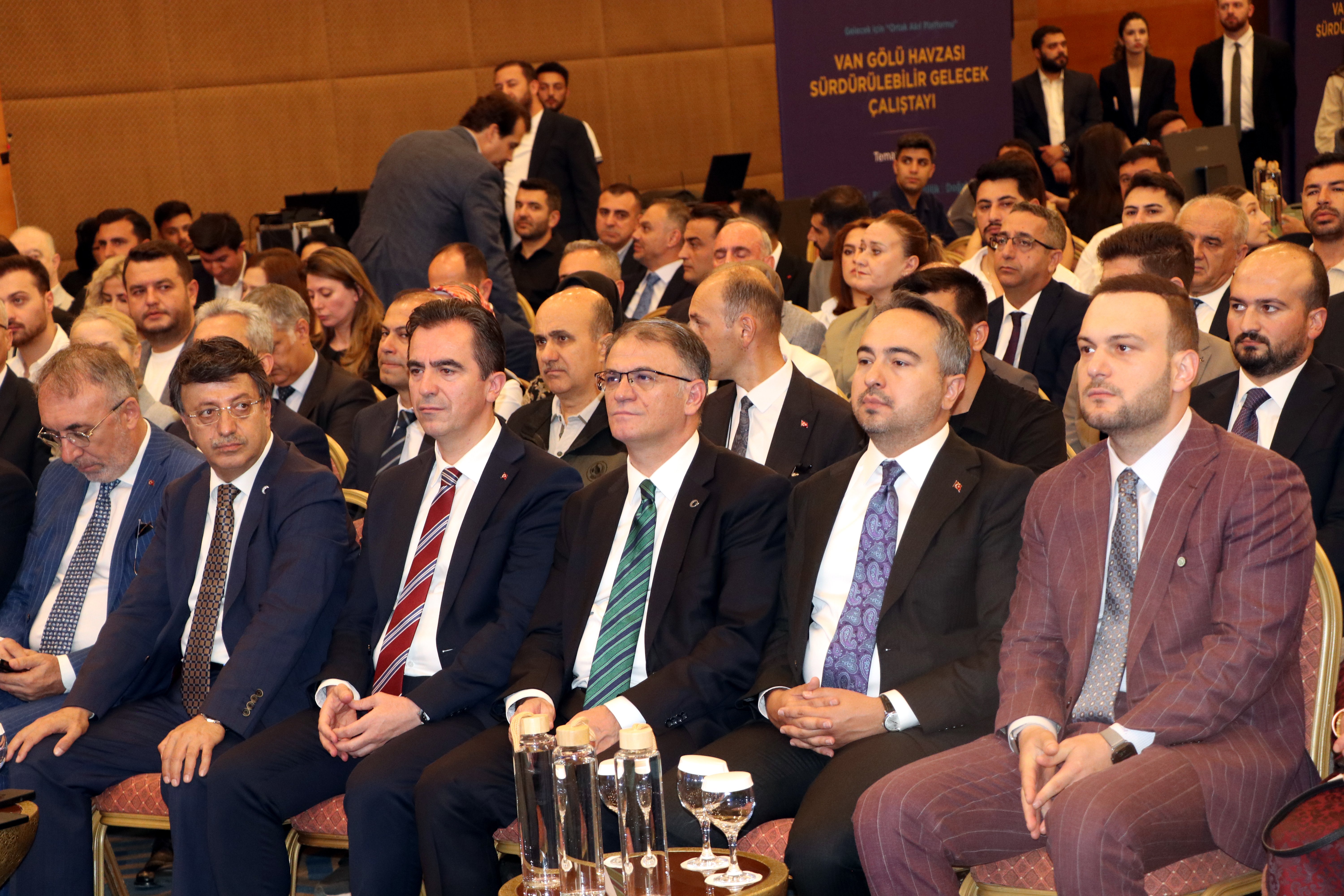 Van Gölü Havzası Çalıştayı katılımcıları