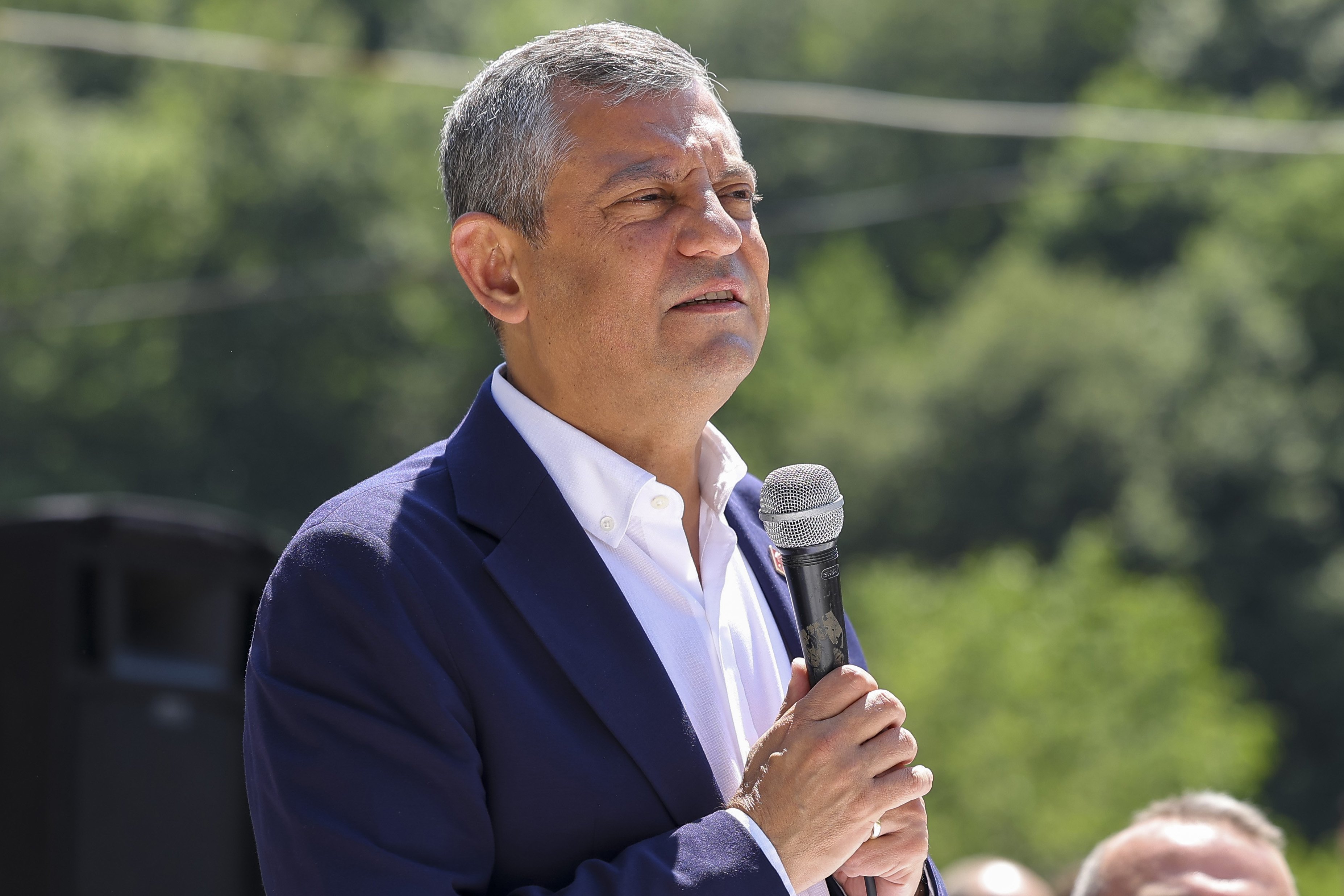 CHP Grup Başkanı Özgür Özel orman köylüleriyle
