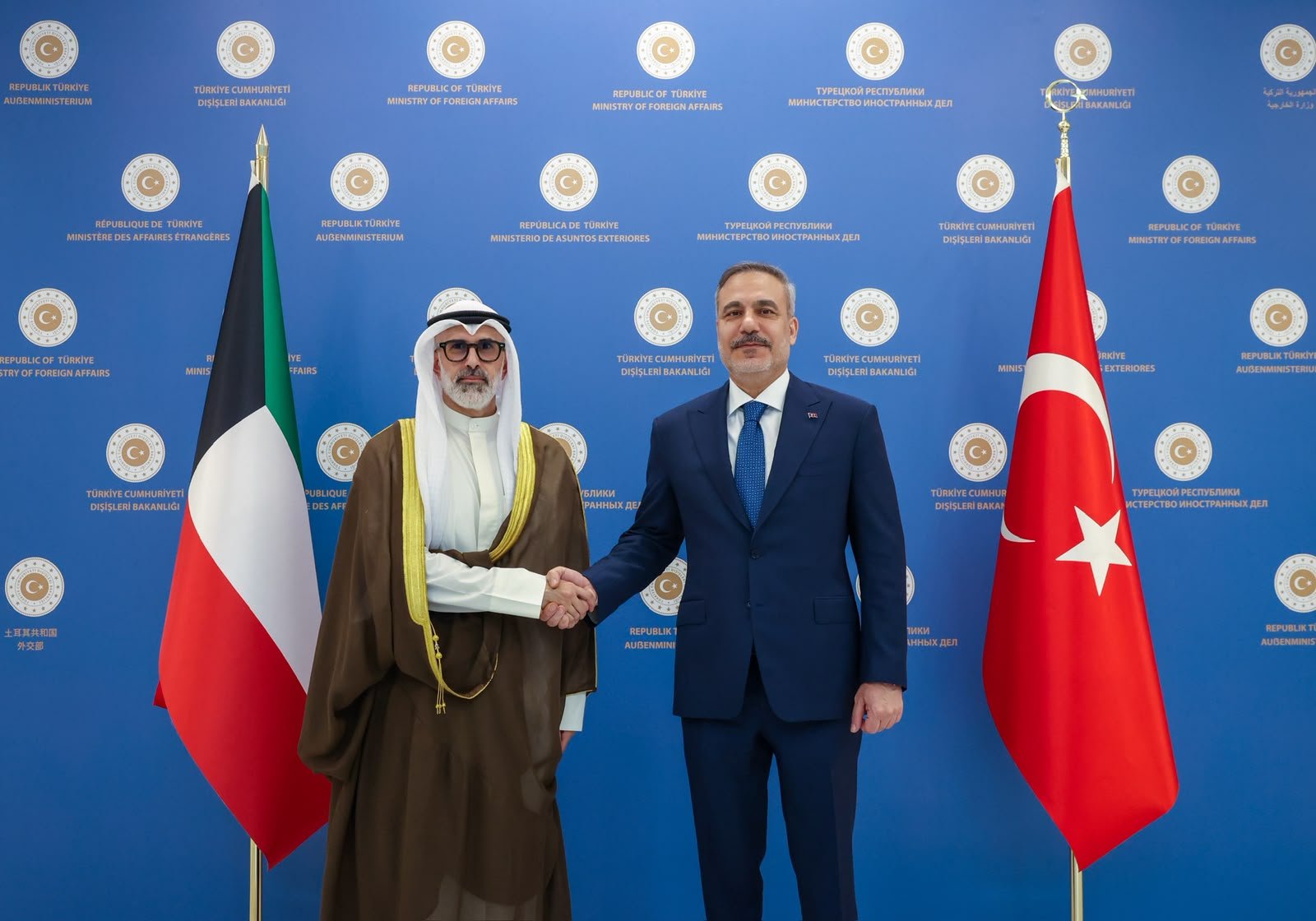 Dışişleri Bakanı Hakan Fidan Kuveyt Dışişleri Bakanı Al-Sabah ile görüştü