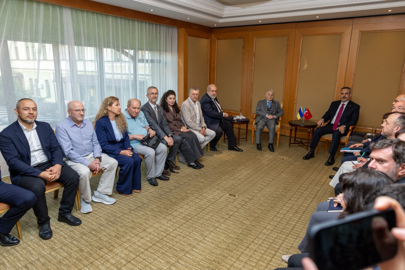 Bakan Hakan Fidan, Kırım Tatar Lideri Kırımoğlu ile görüştü