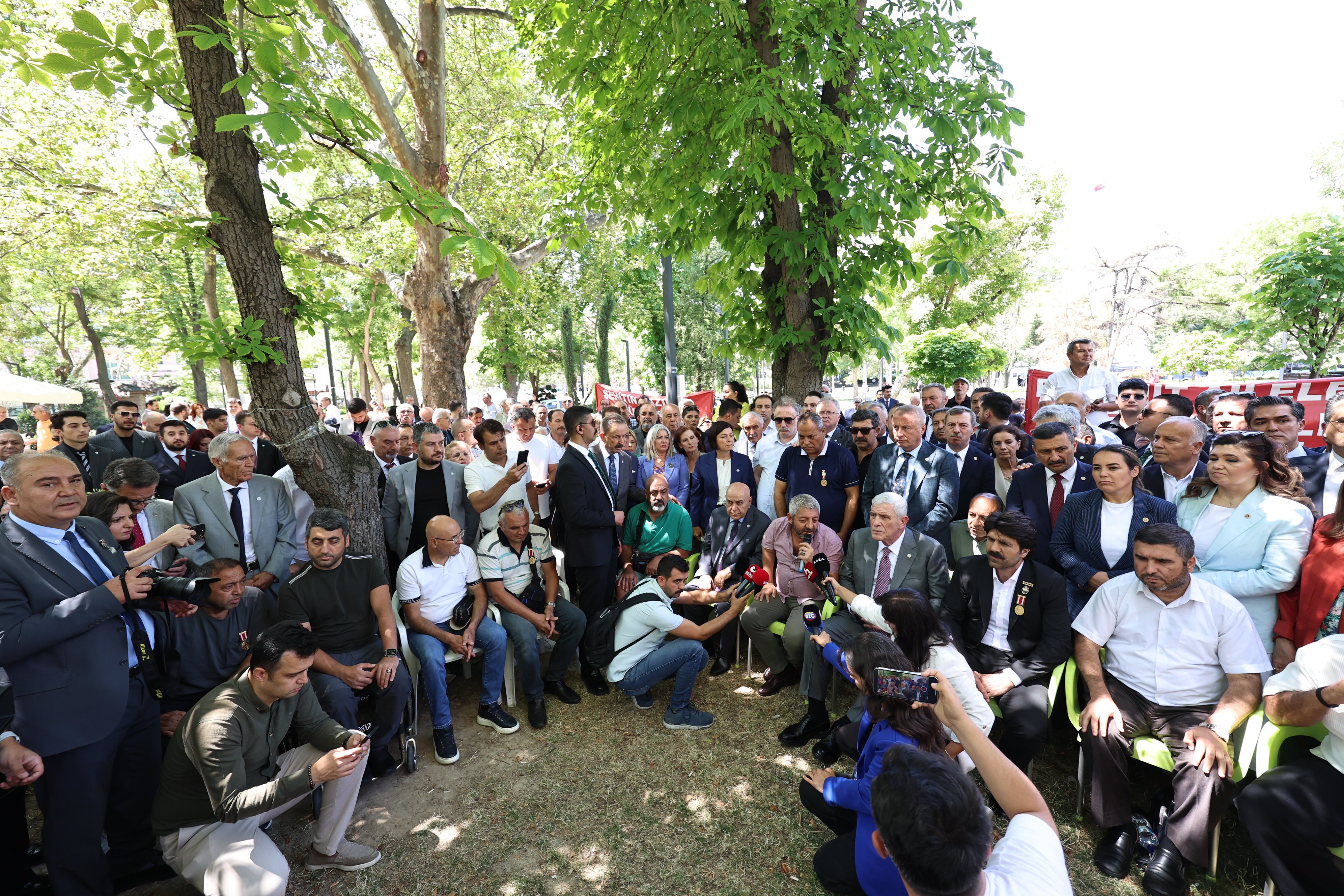 Dervişoğlu şehit yakınlarına seslendi