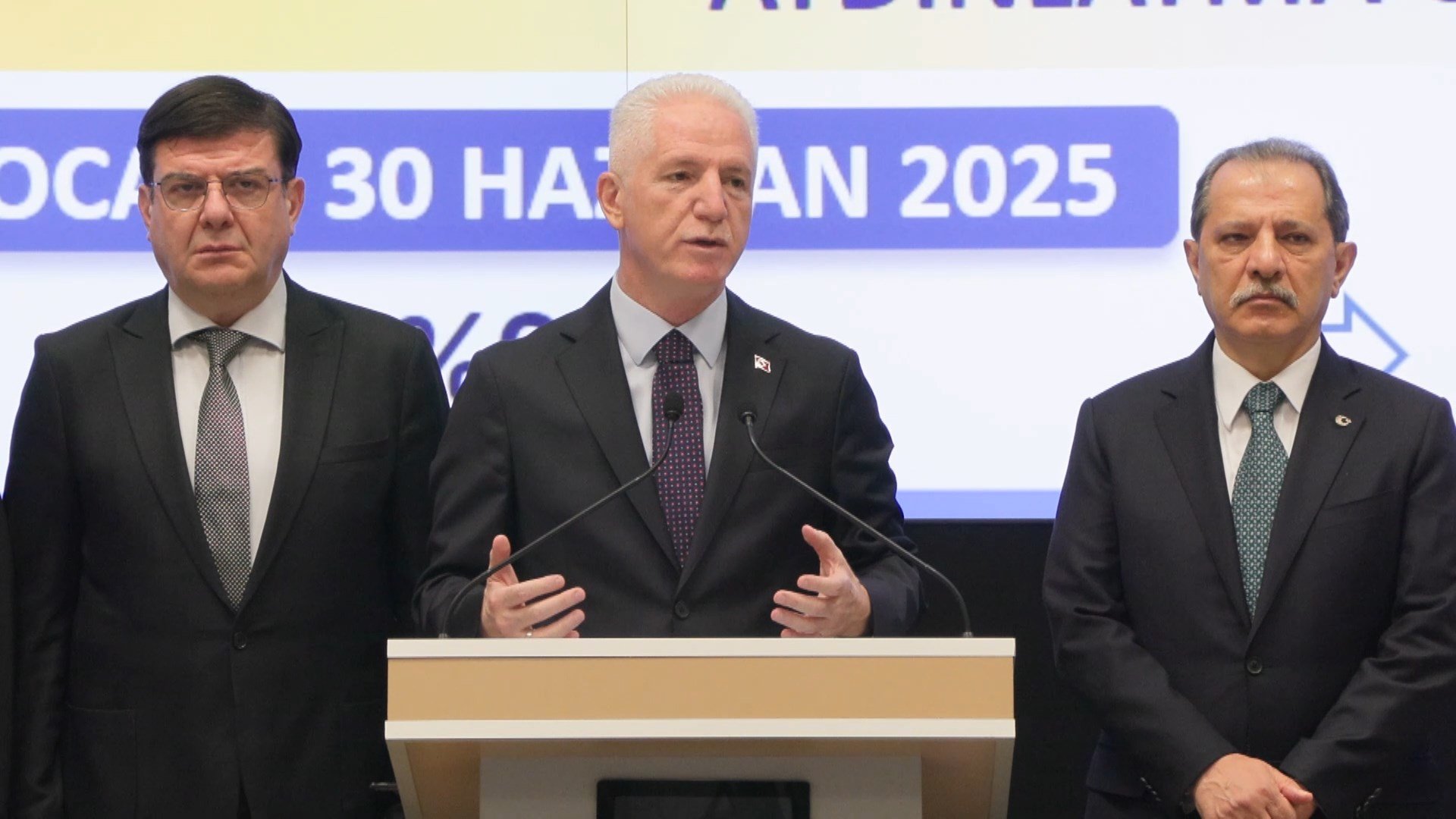 İstanbul Valisi Davut Gül emniyet toplantısı