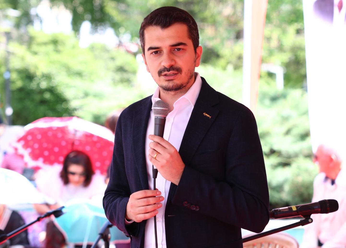 Polisin Çankaya Belediyesi önündeki güvenlik önlemleri