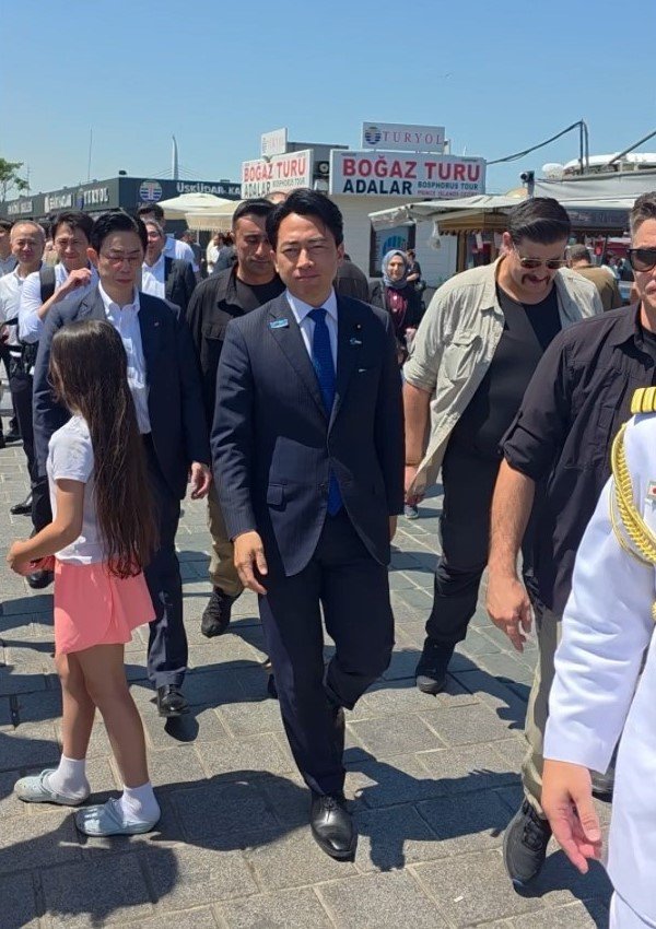 Japonya Savunma Bakanı Shinjiro Koizumi Eminönü