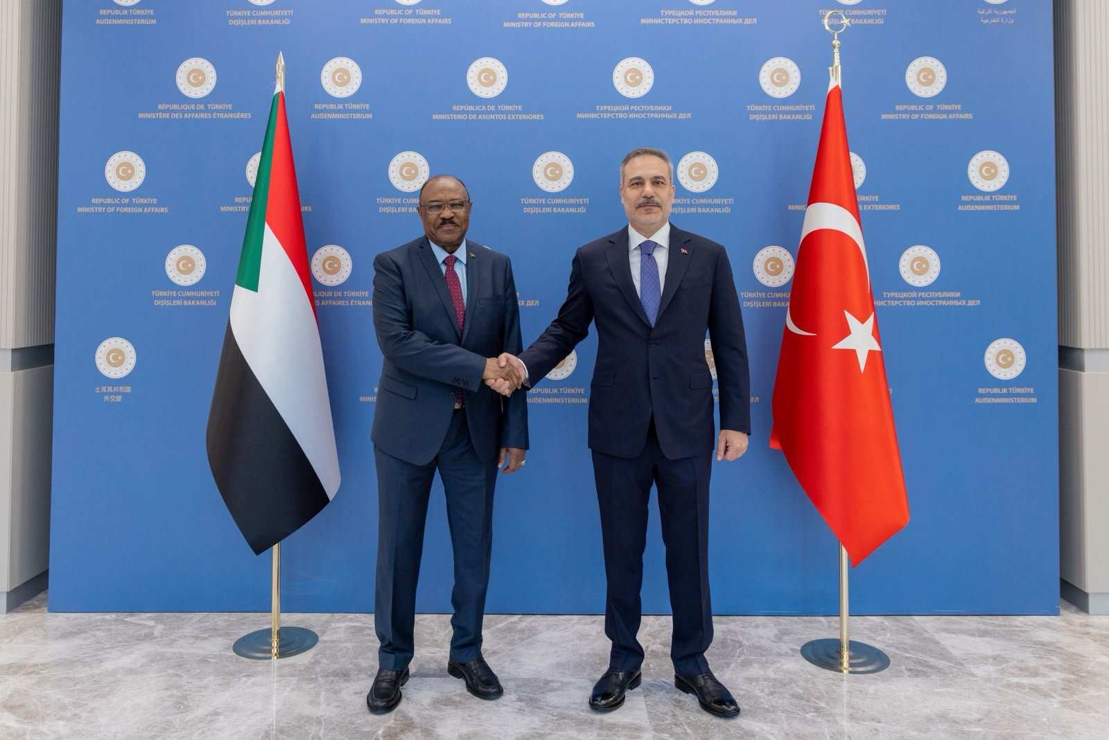 Dışişleri Bakanı Hakan Fidan, Sudanlı Bakan Salem ile bir araya geldi.