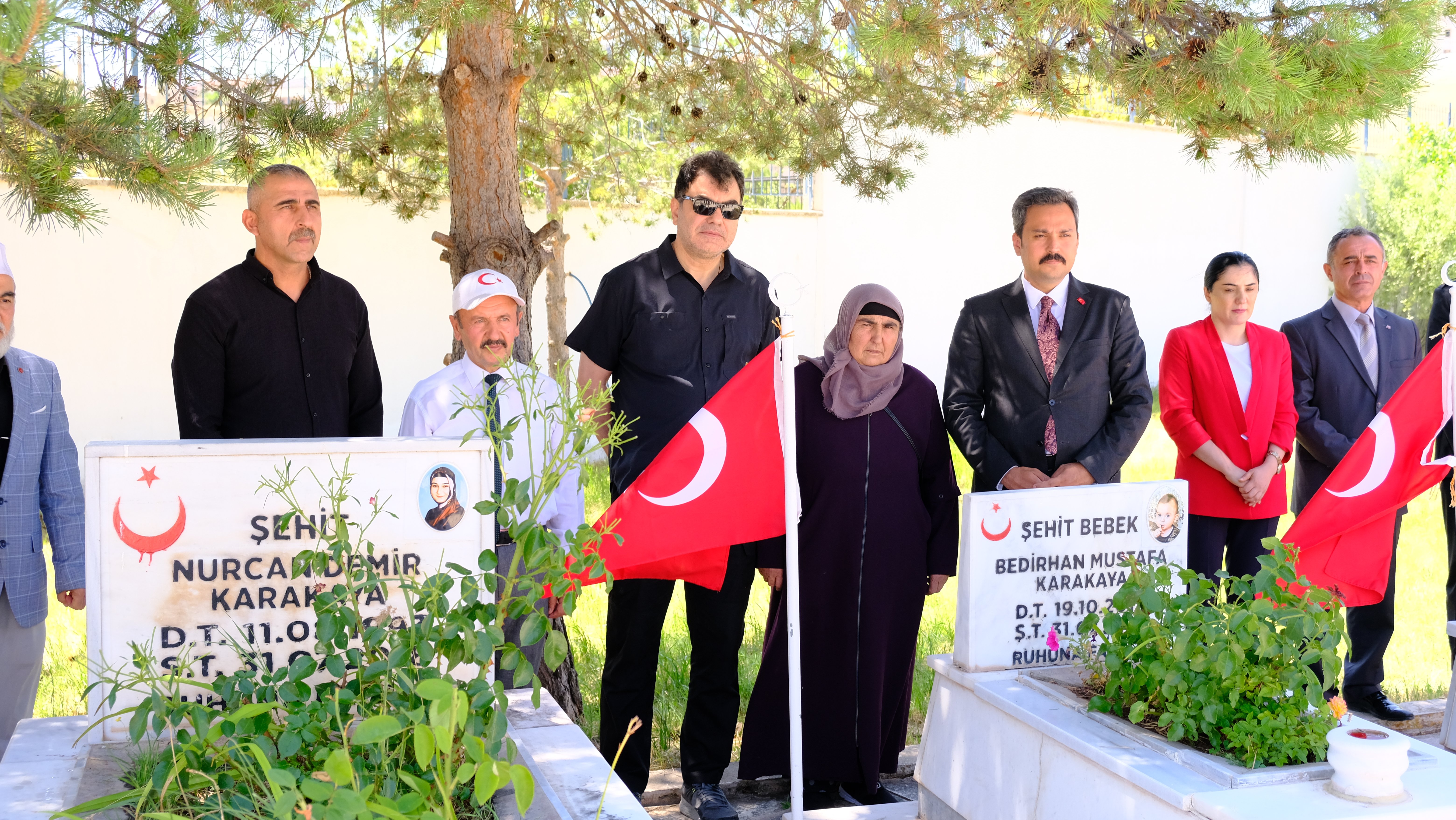 Şehit ailesi ve protokol anma programında