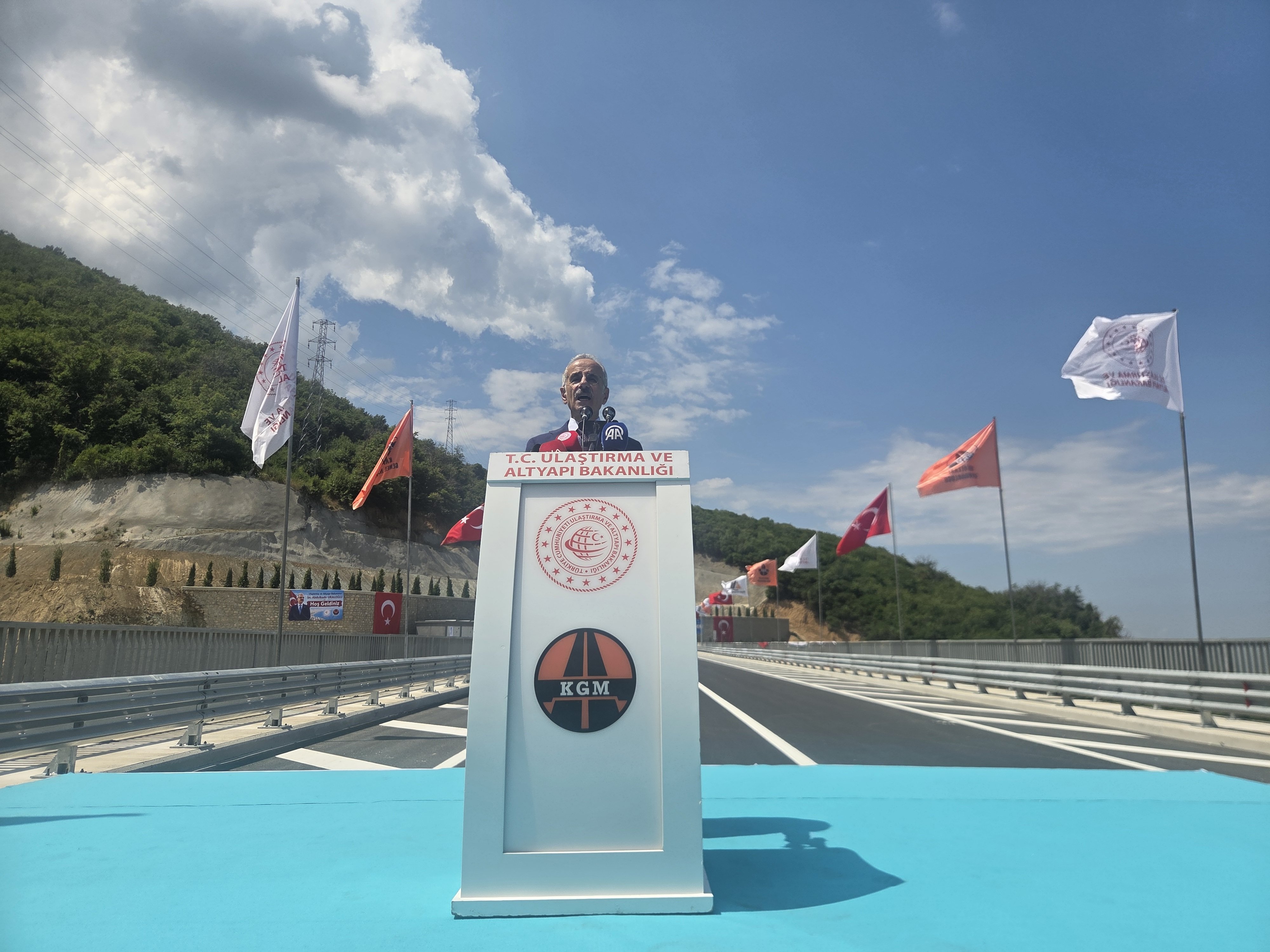 Bakan Uraloğlu Yalova-Armutlu Yolu Tüneli
