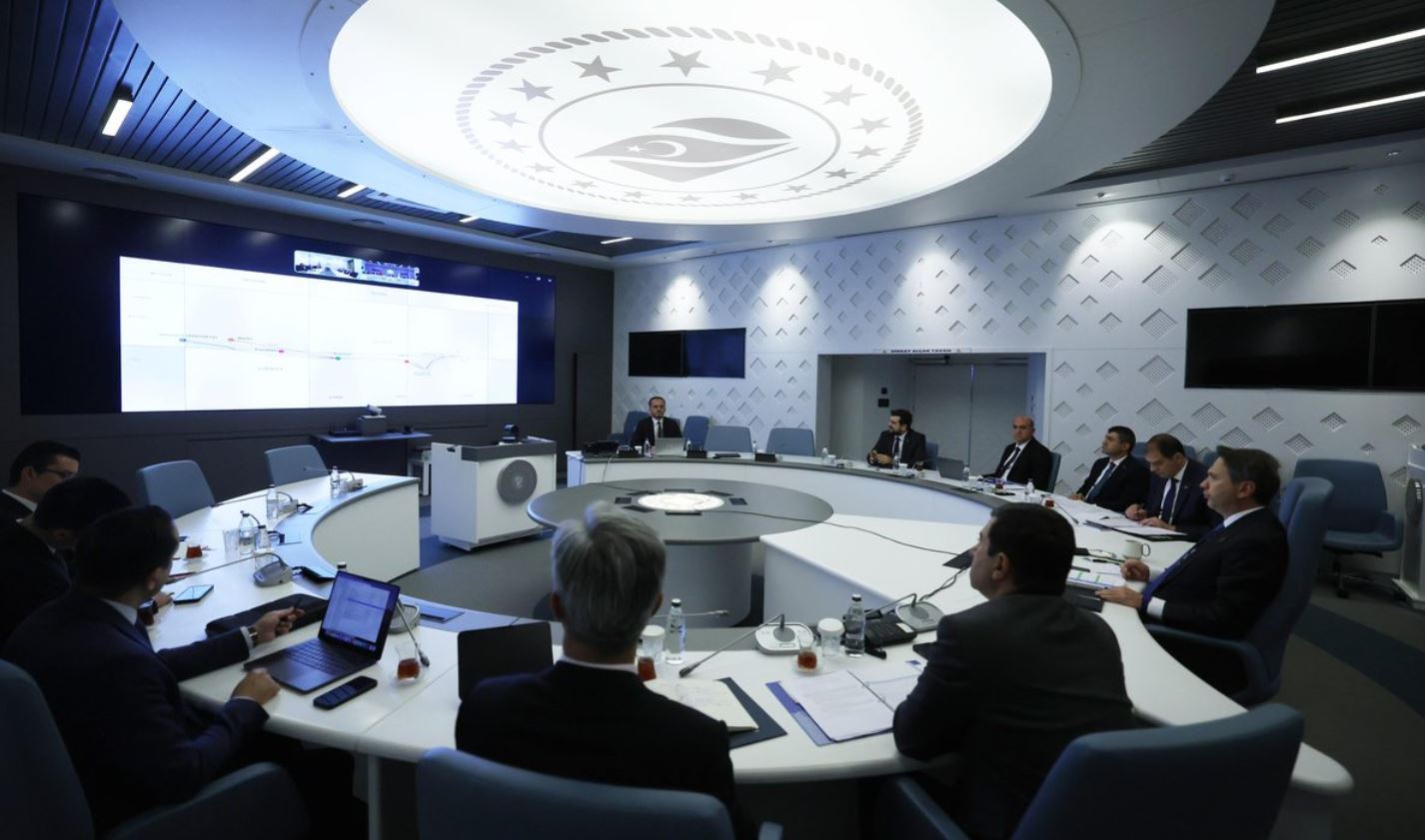 Bakan Alparslan Bayraktar, Azerbaycan Enerji Bakanı Parviz Şahbazov ile görüştü