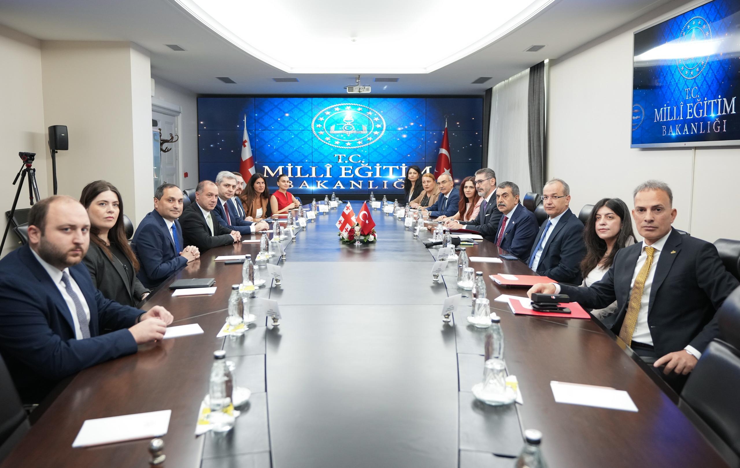 Milli Eğitim Bakanı Yusuf Tekin, Gürcistan Eğitim, Bilim ve Gençlik Bakanı Givi Mikanadze ile bir araya geldi.