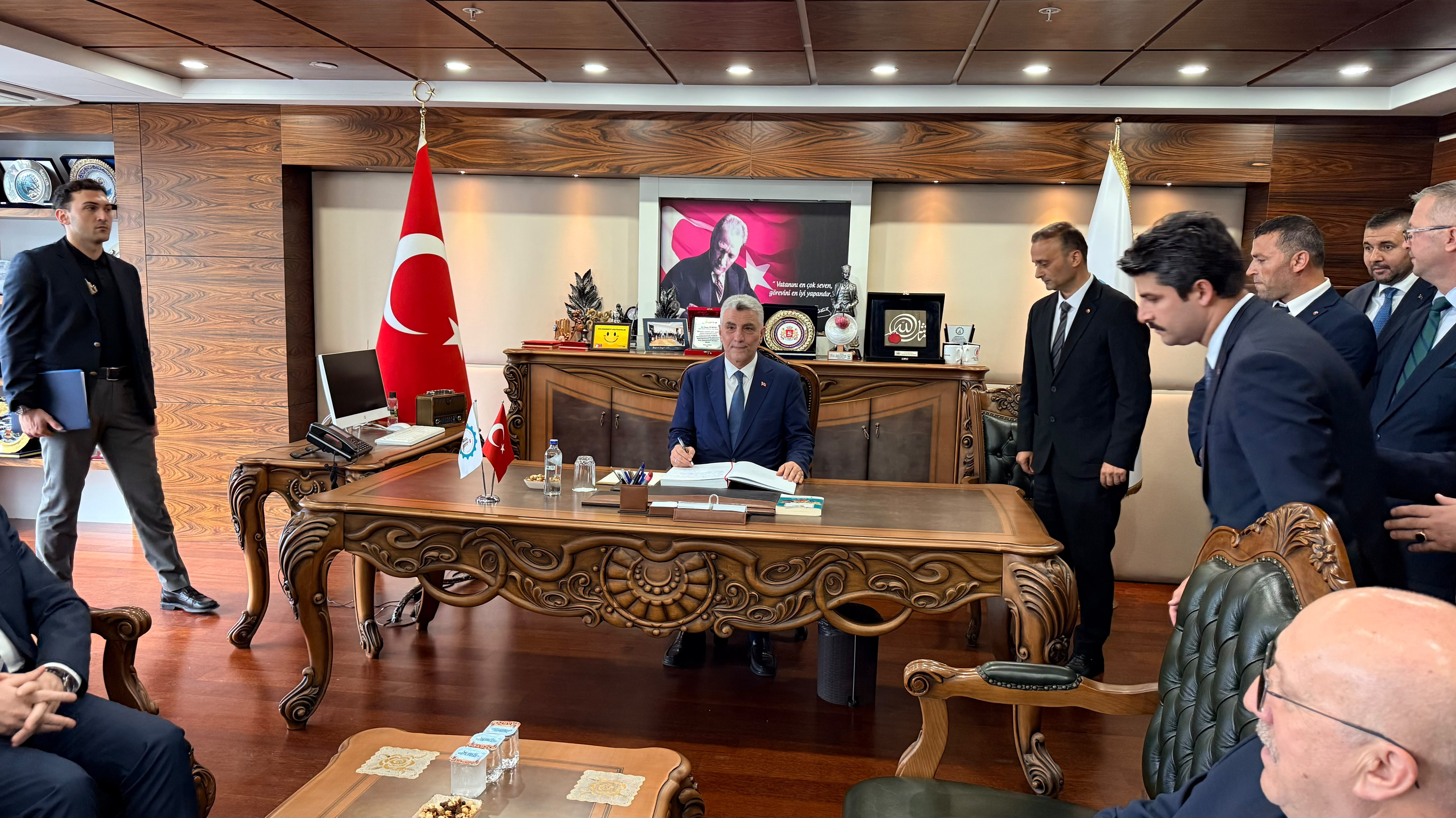 Ticaret Bakanı Ömer Bolat Sarp Gümrük Kapısı