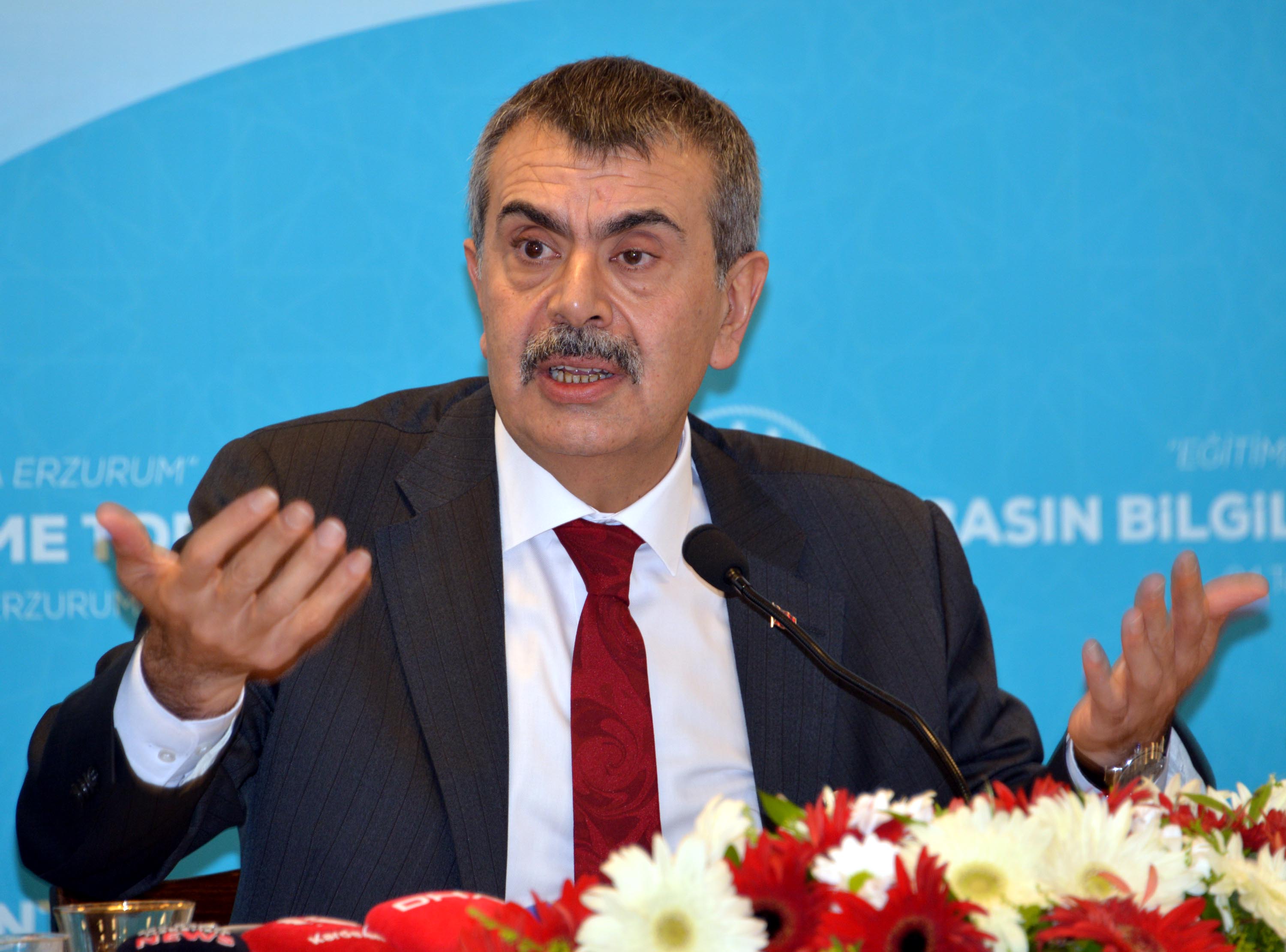 Milli Eğitim Bakanı Yusuf Tekin, özel okul öğretmenleri hakkında açıklama yapıyor
