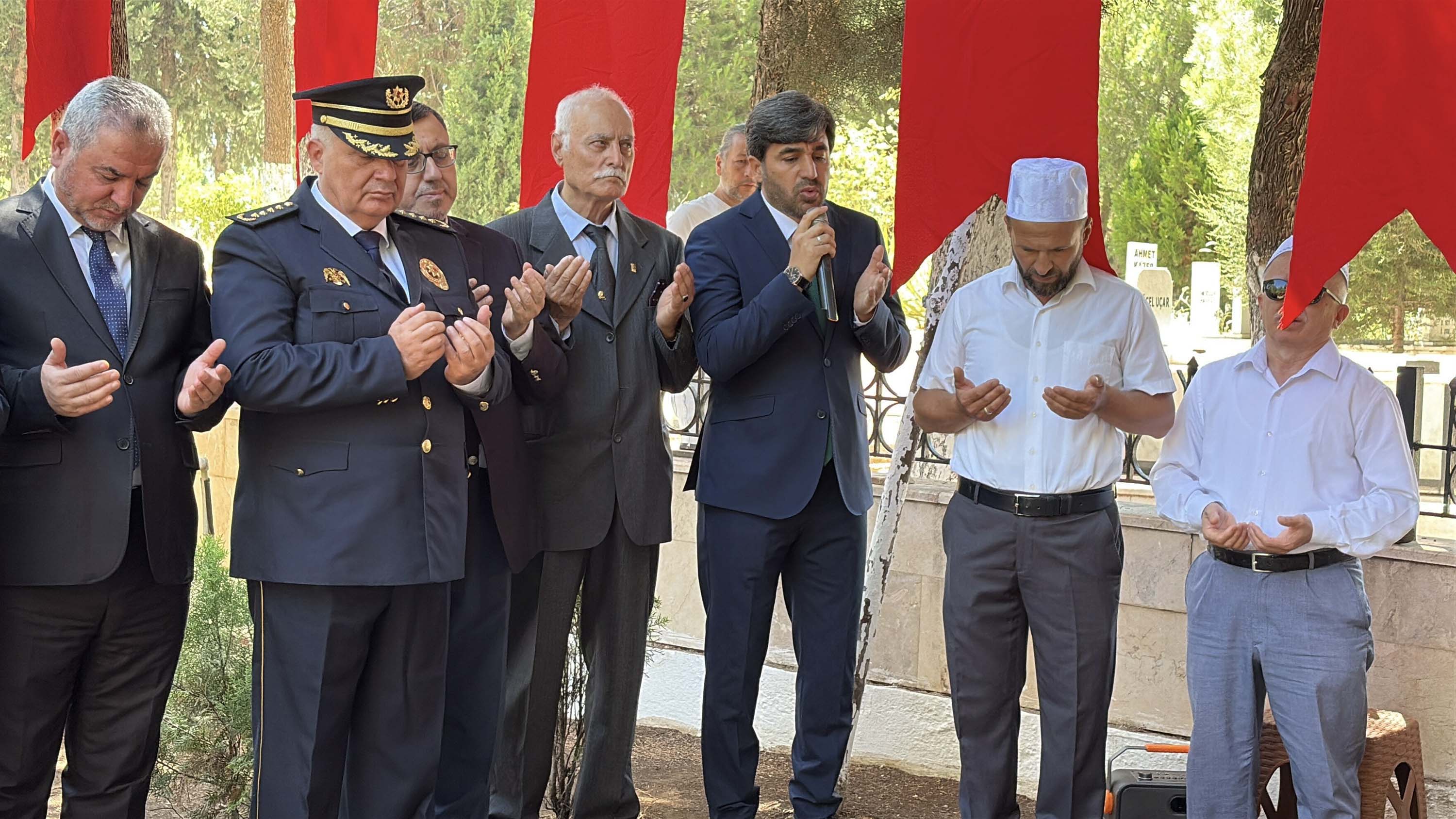 15 Temmuz anma töreni şehitlik ziyareti