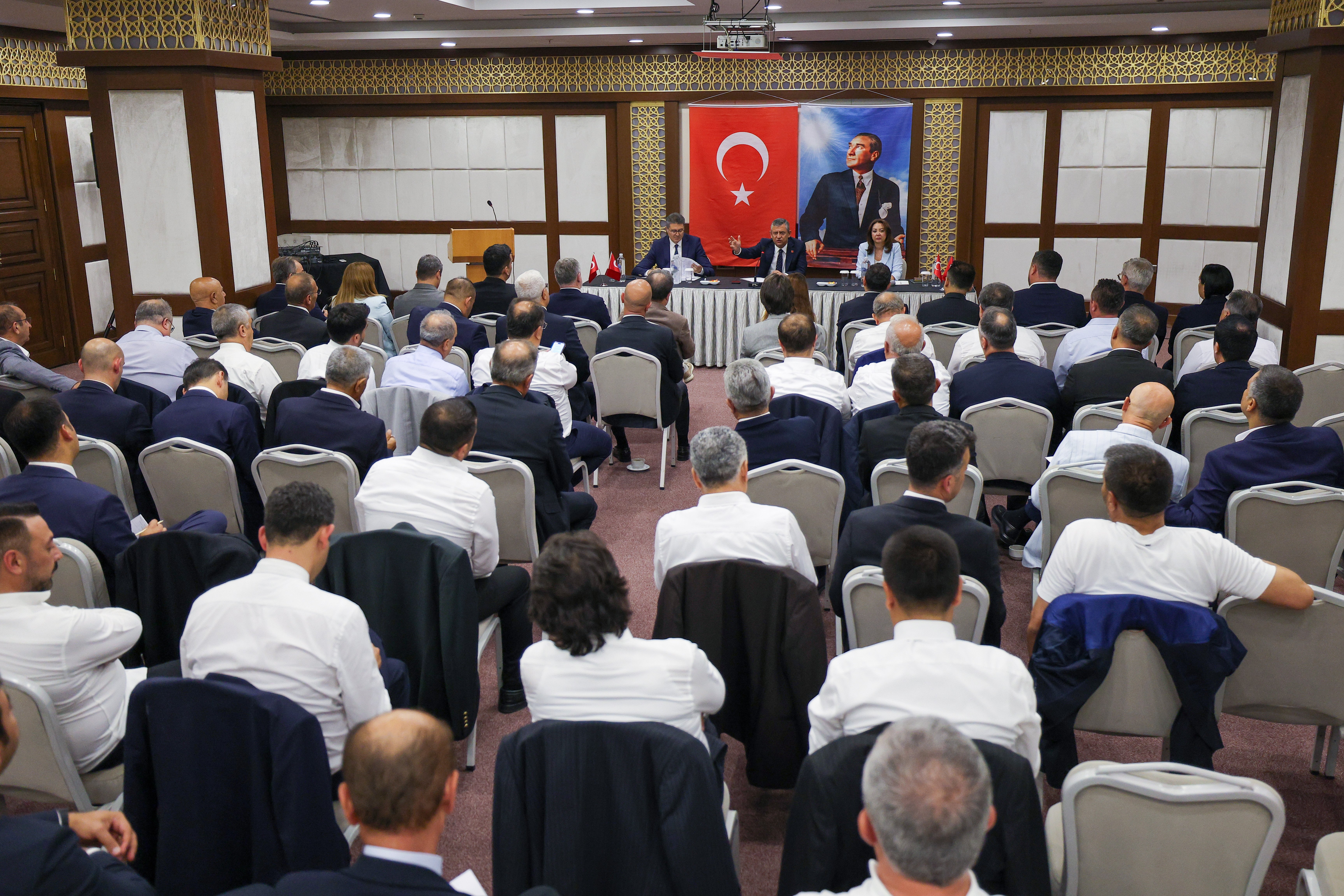 Özgür Özel CHP il başkanları toplantı