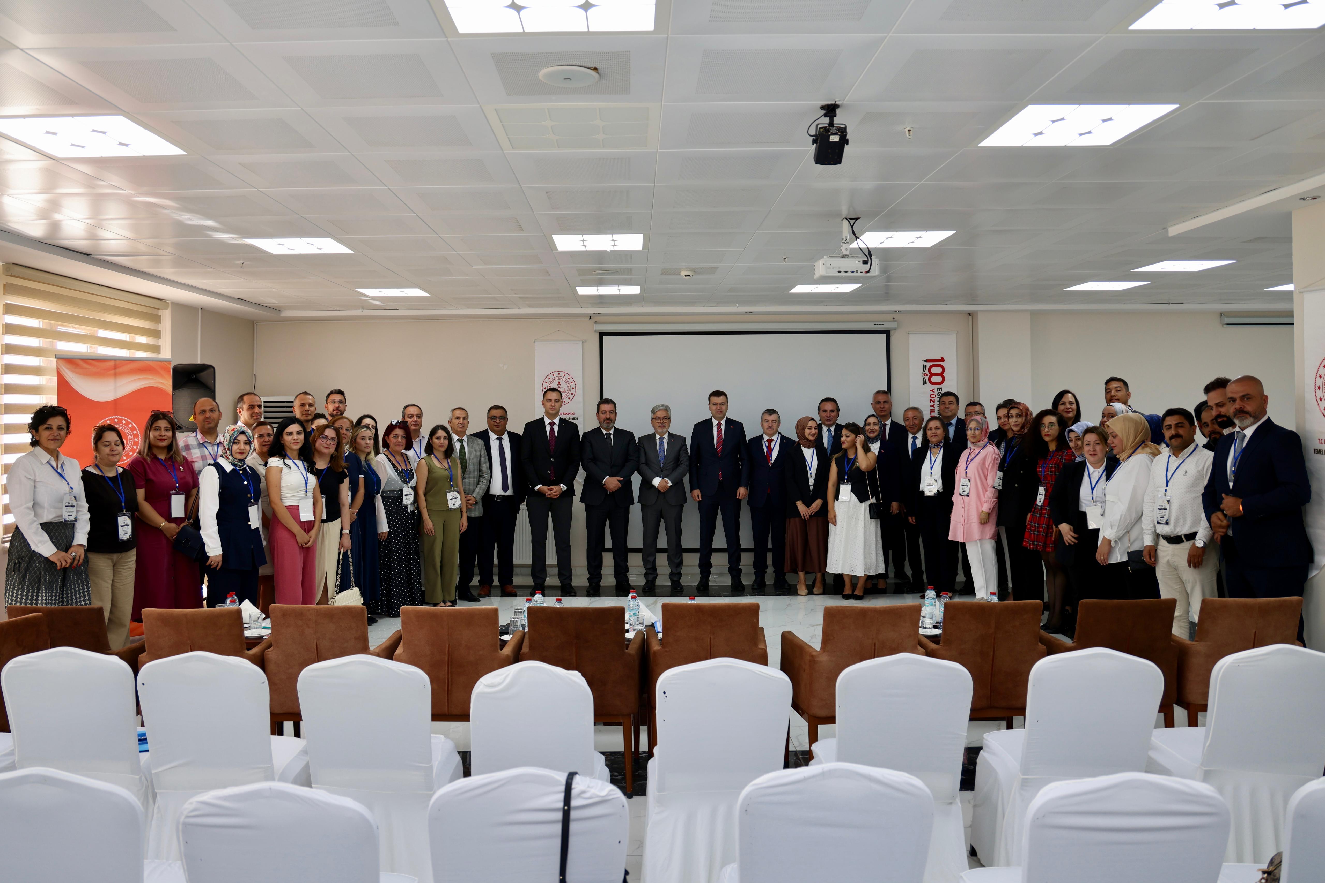MEB İlkokullarda Yetiştirme Programı çalıştayı