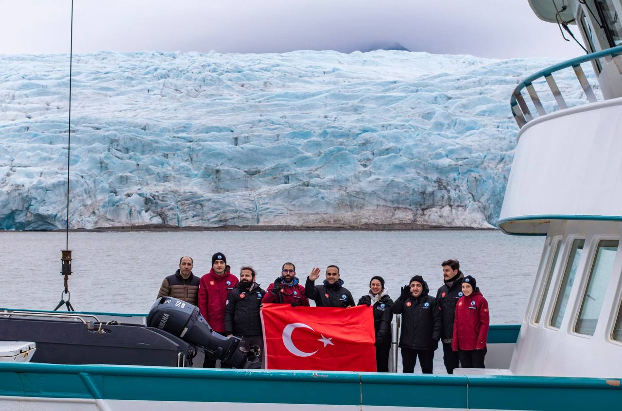 Türk bilim insanları Arktik