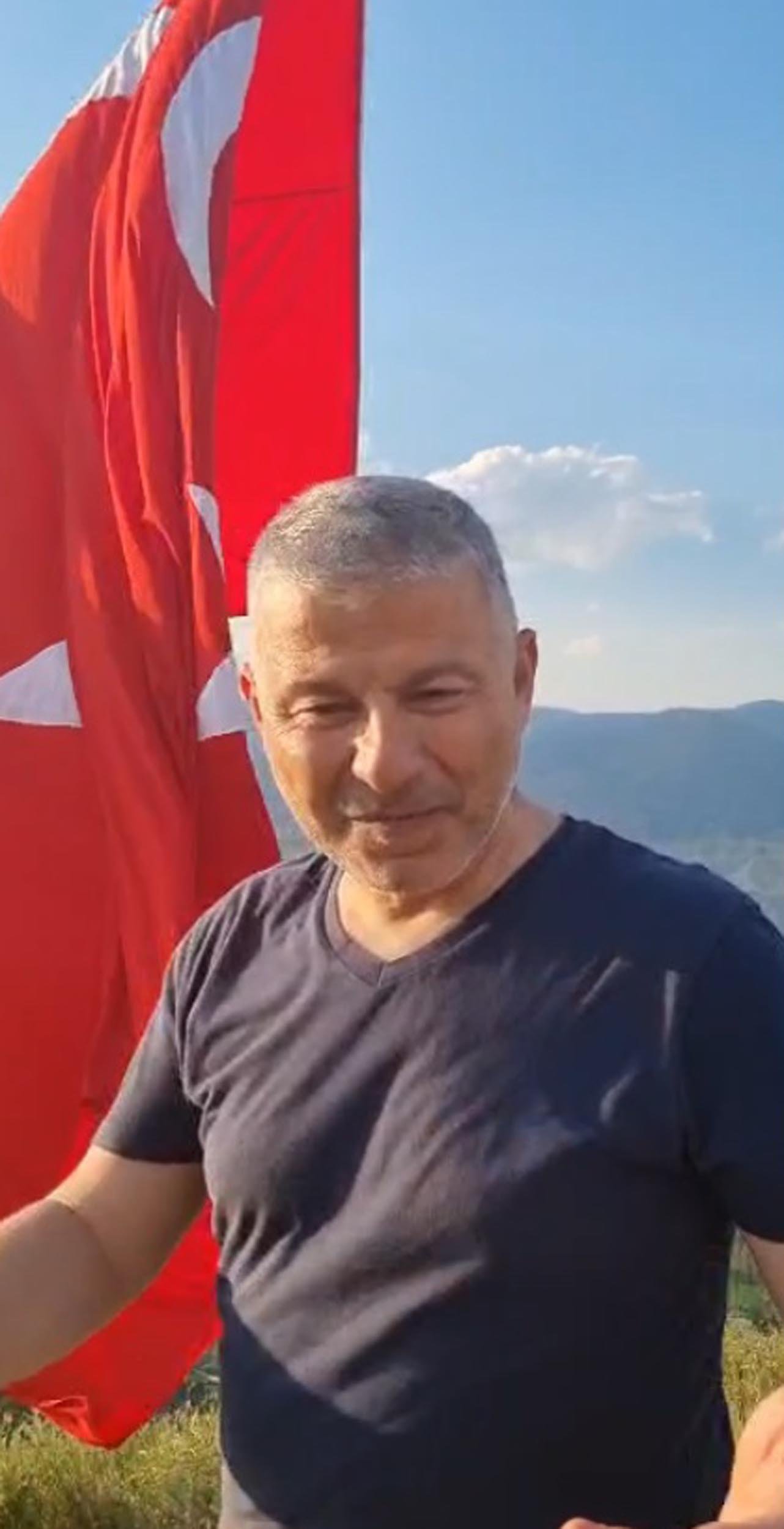 Stare Dağı bayrak yenileme gönüllüleri