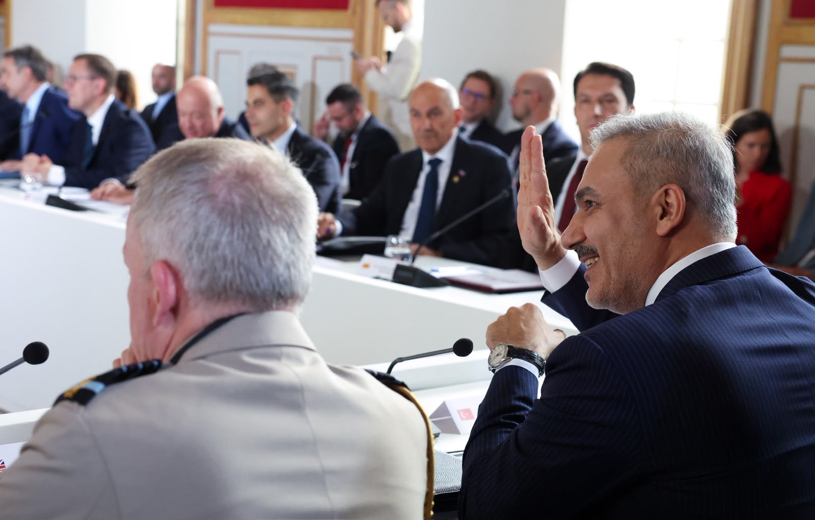Bakan Fidan zirve salonunda