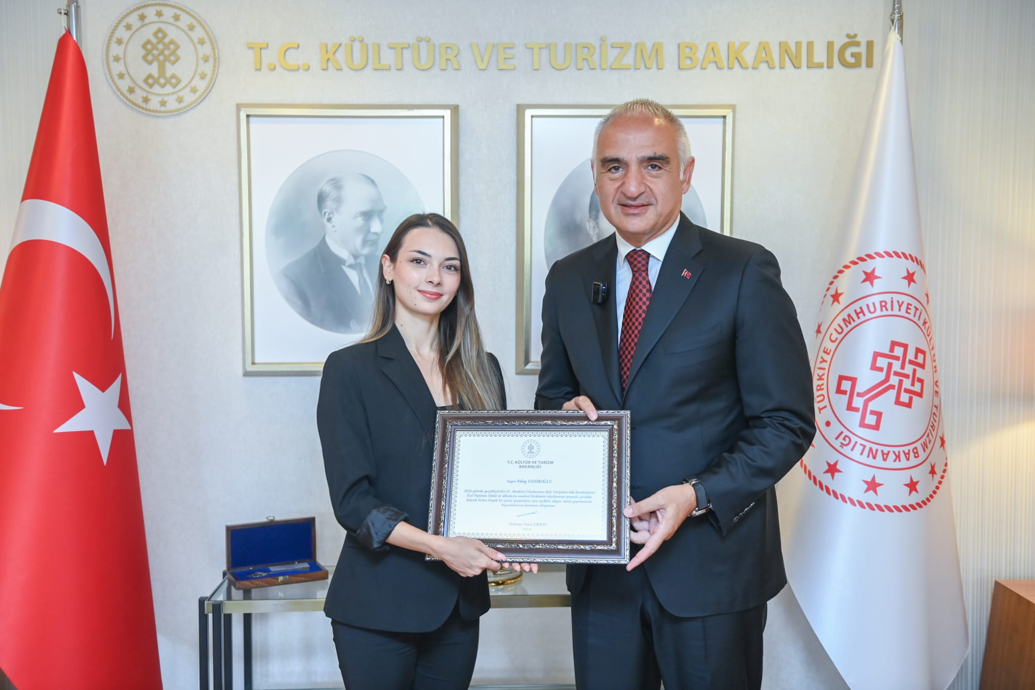 Bakan Ersoy, Nilay Tahiroğlu ve Tan Sağtürk ile görüştü Bakan Ersoy, Nilay Tahiroğlu ve Tan Sağtürk ile görüştü