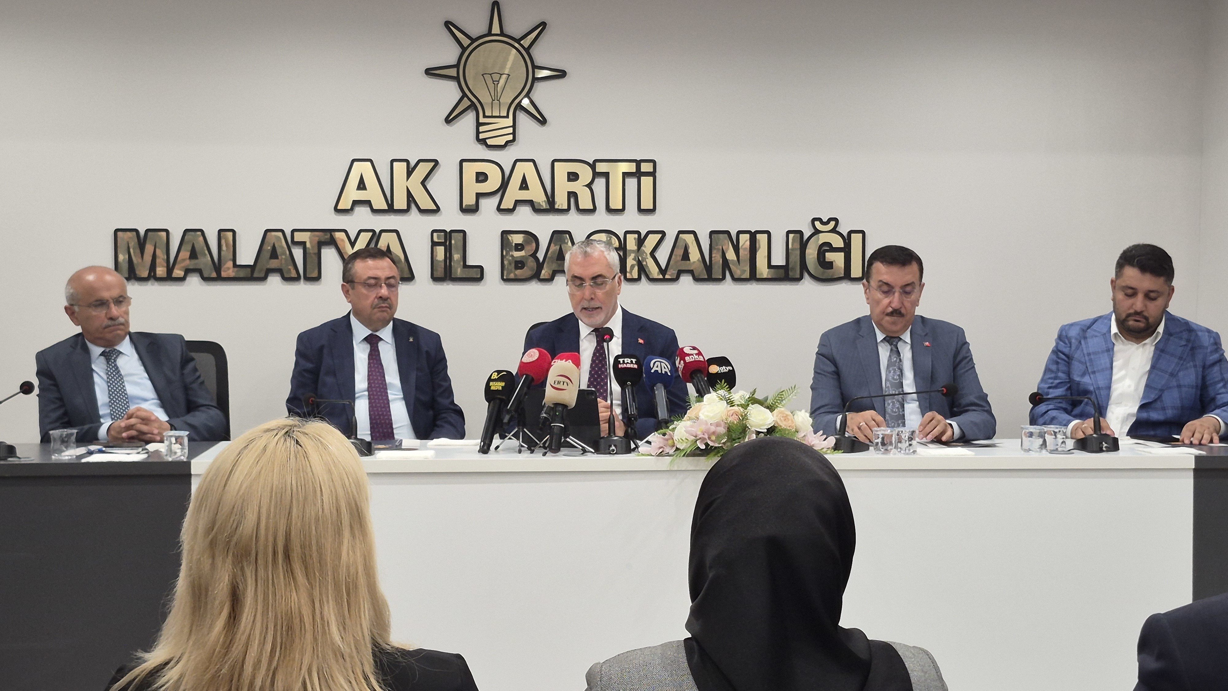 Çalışma ve Sosyal Güvenlik Bakanı Vedat Işıkhan
