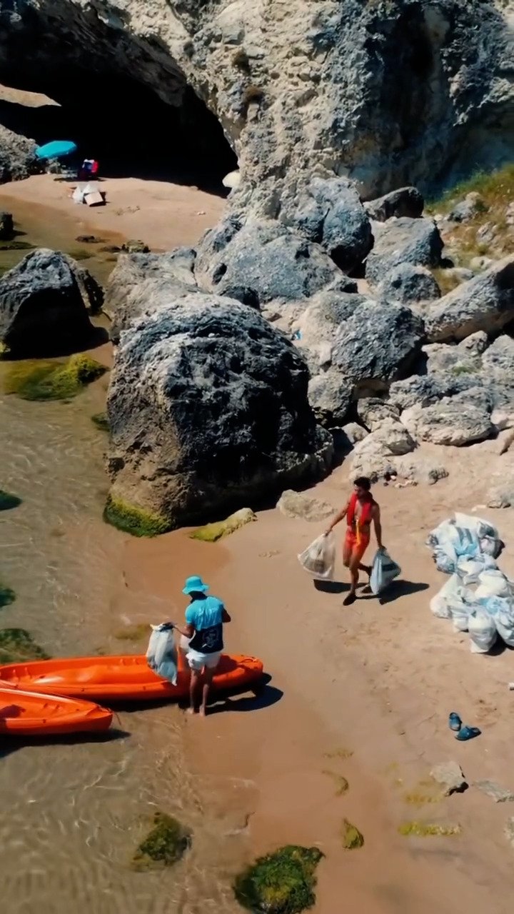 Jet ski ve kanolarla çöp taşıma çalışmaları