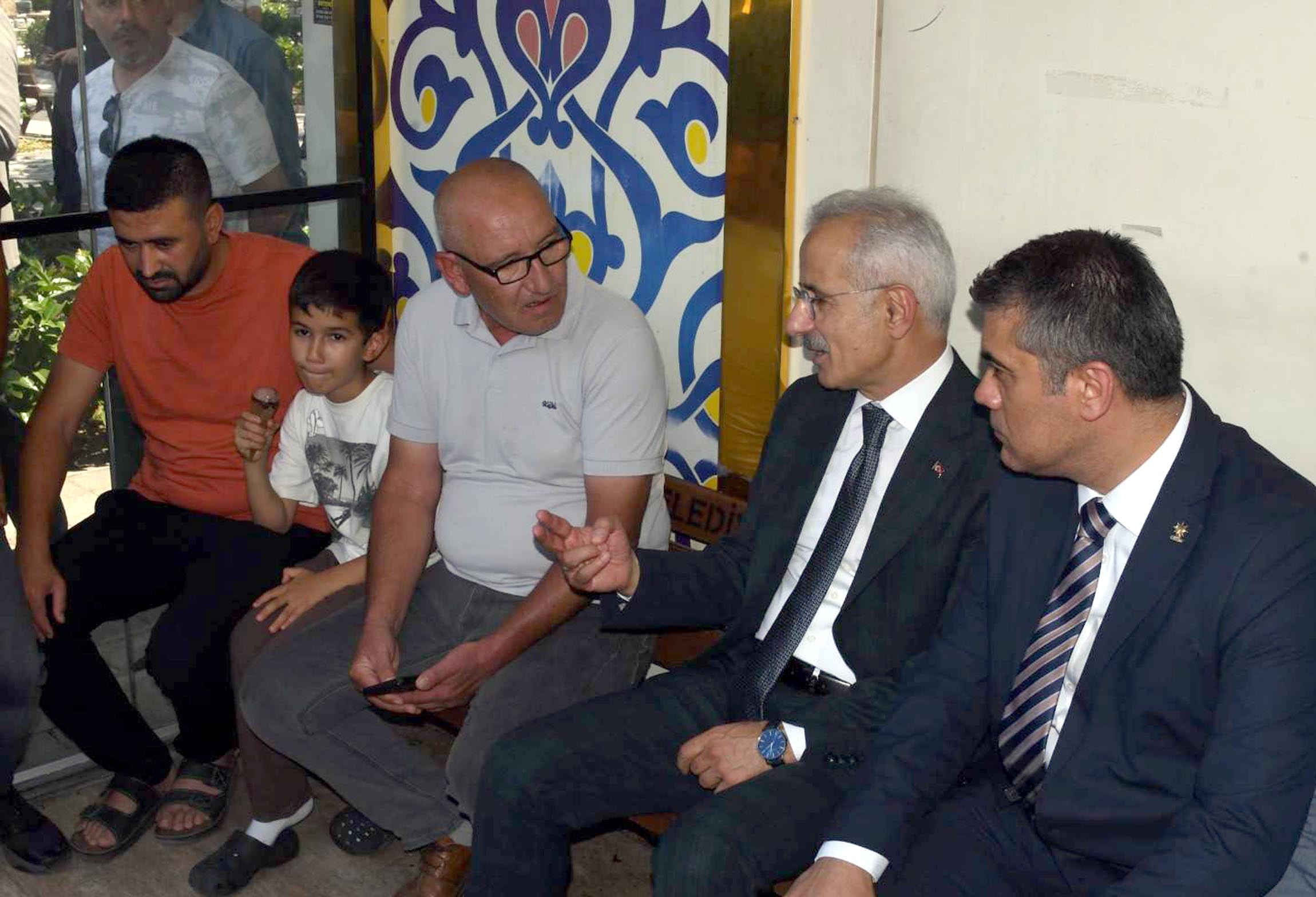 Bakan Uraloğlu konuşma yaparken