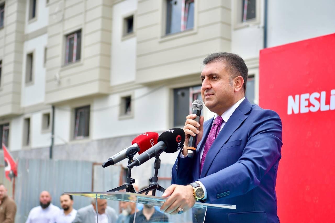 İstanbul Vali Yardımcısı Ahmet Süheyl Üçer konuşuyor