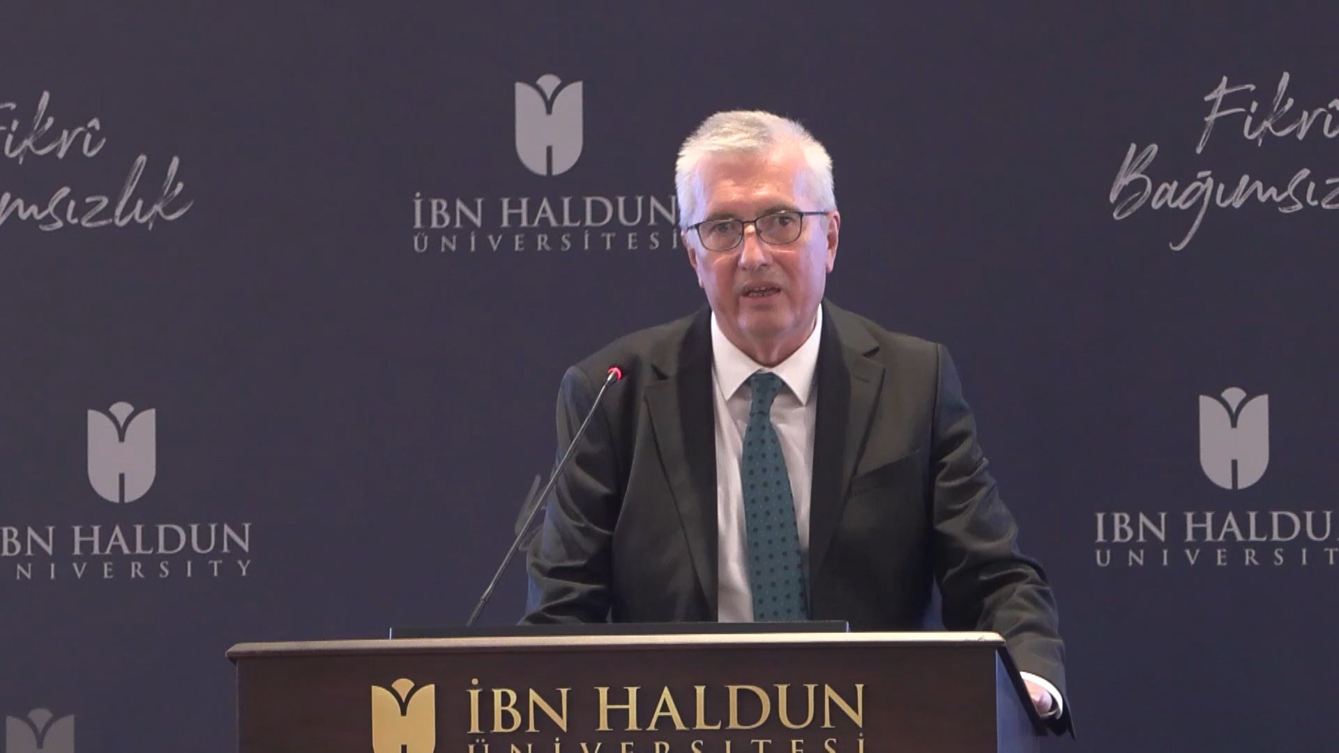 YÖKAK Başkanı Ümit Kocabıçak İbn Haldun Üniversitesi töreni