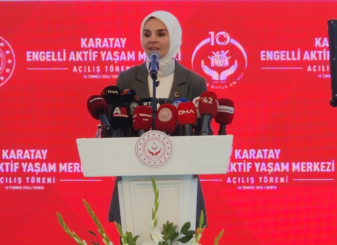 Aile ve Sosyal Hizmetler Bakanı Mahinur Özdemir Göktaş konuşma yapıyor