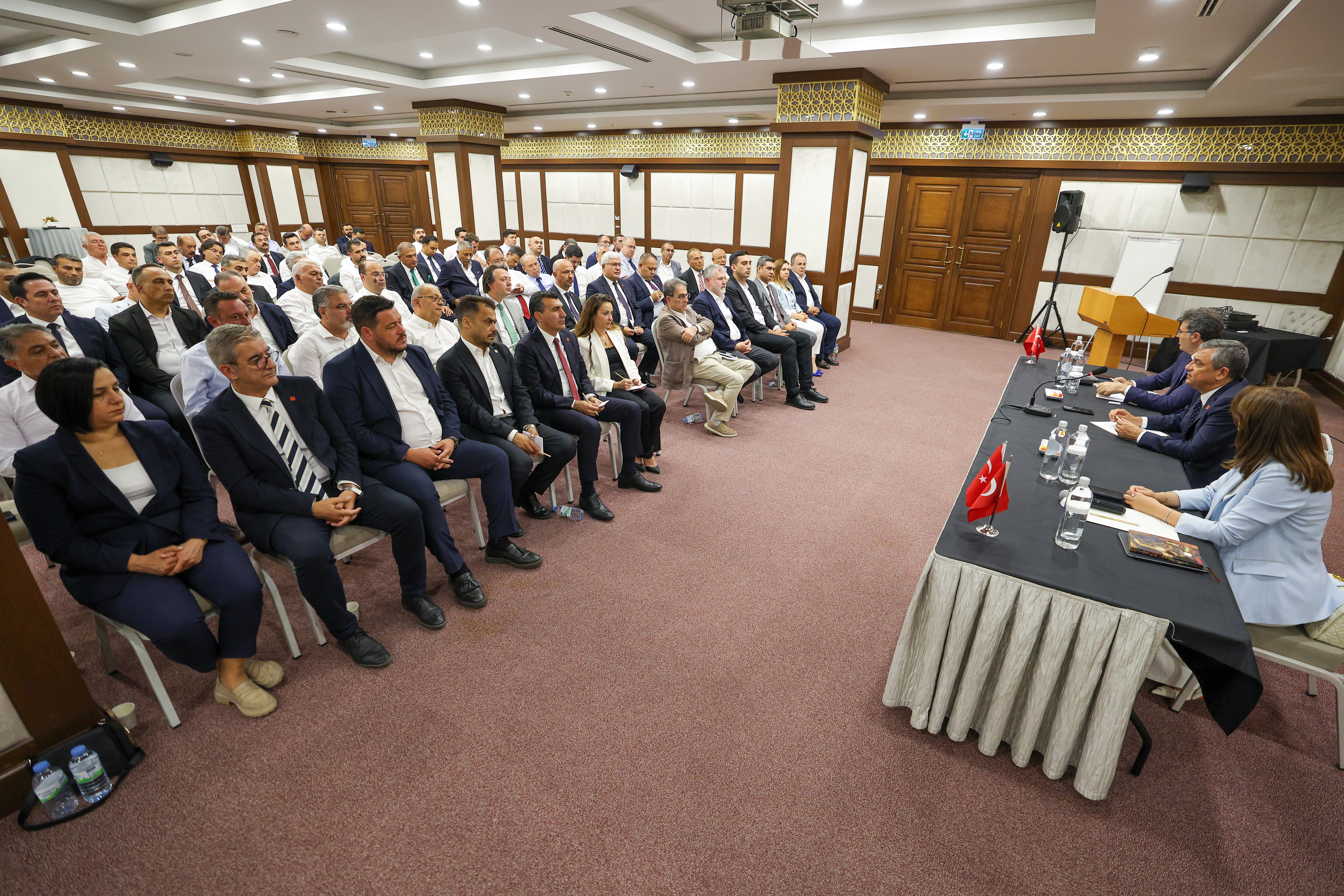 Özgür Özel il başkanları toplantısı