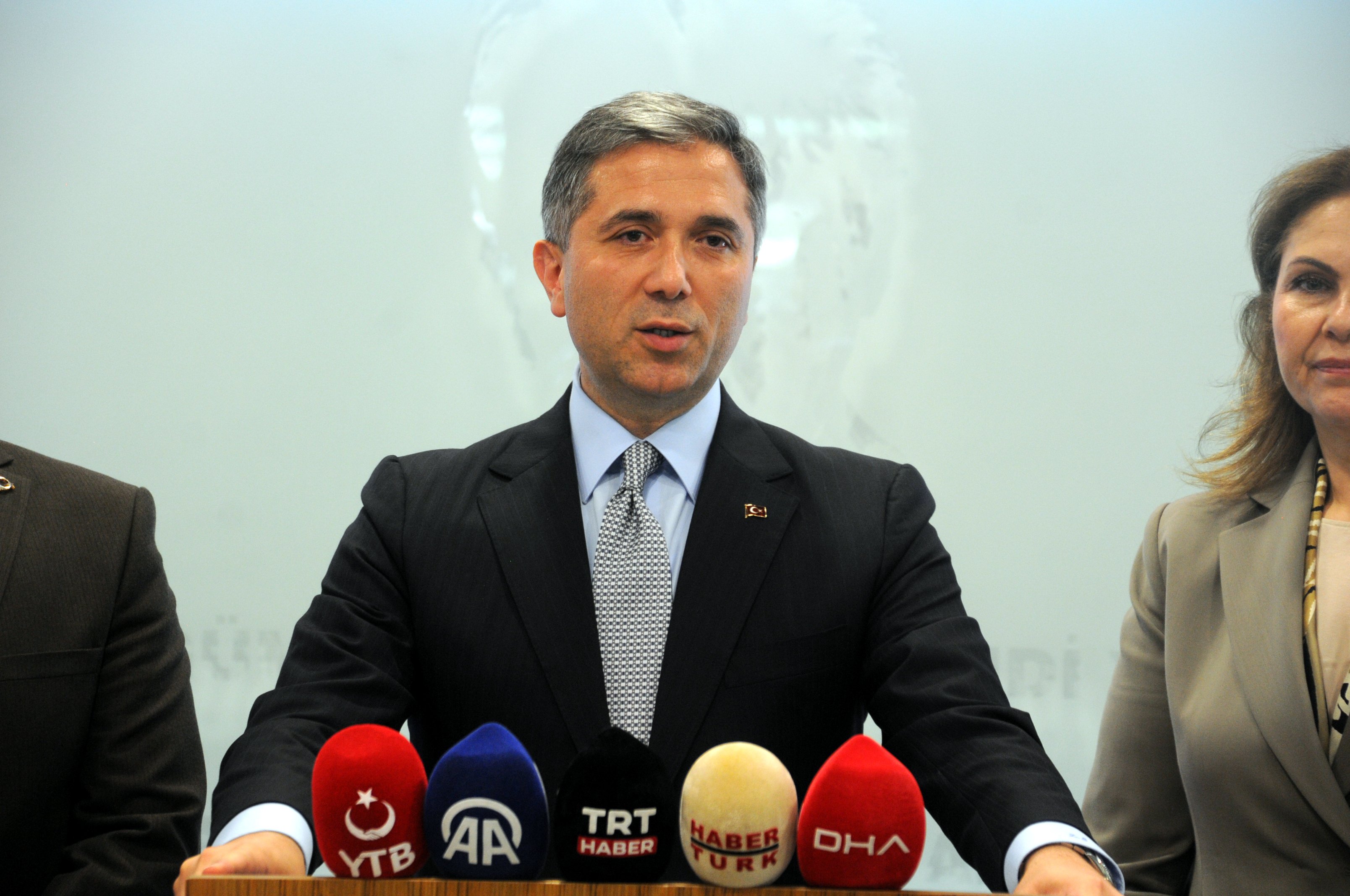 Sırakaya gurbetçilerle bir arada