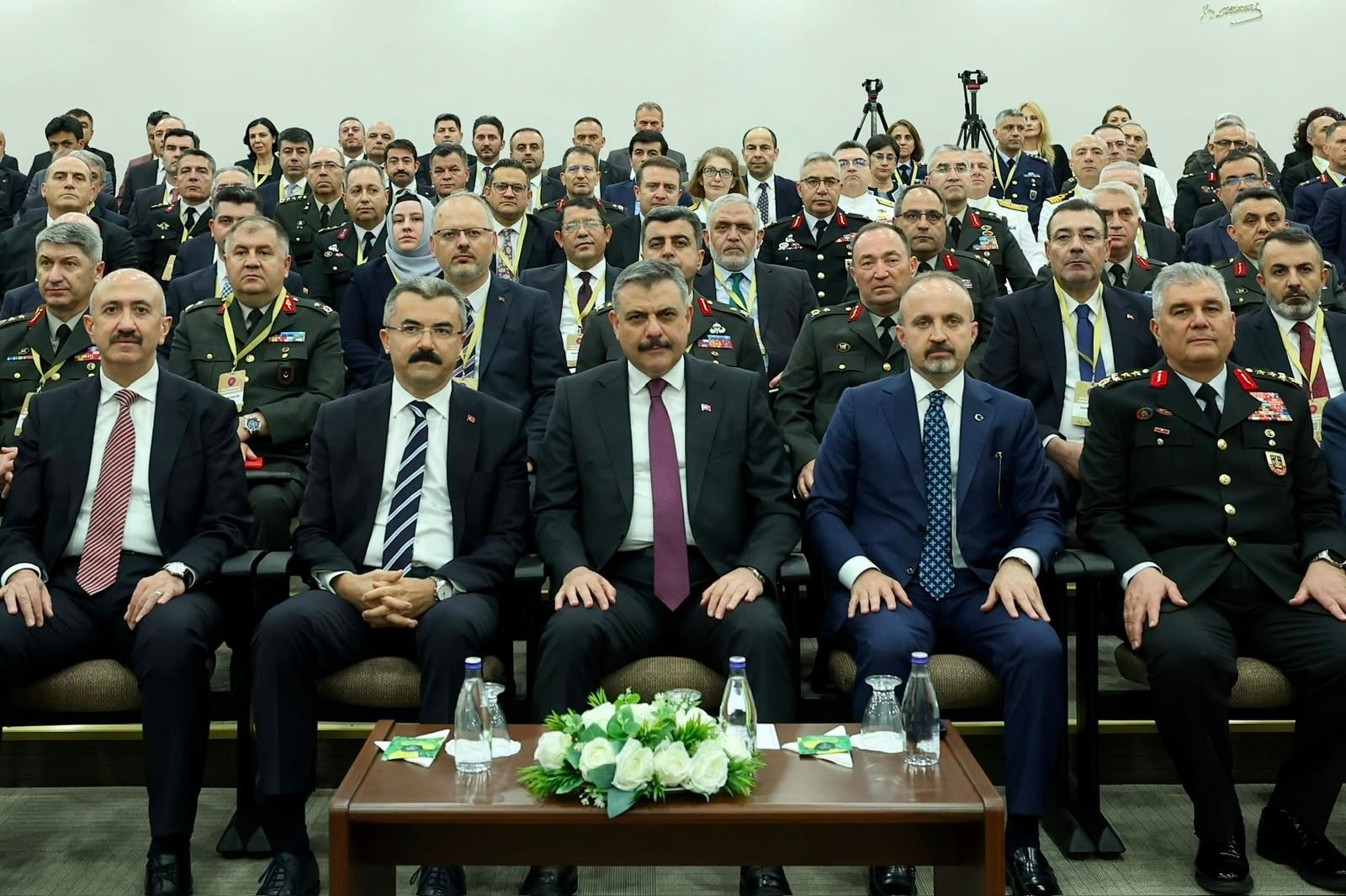 Milli Güvenlik Konferansı katılımcıları dinliyor