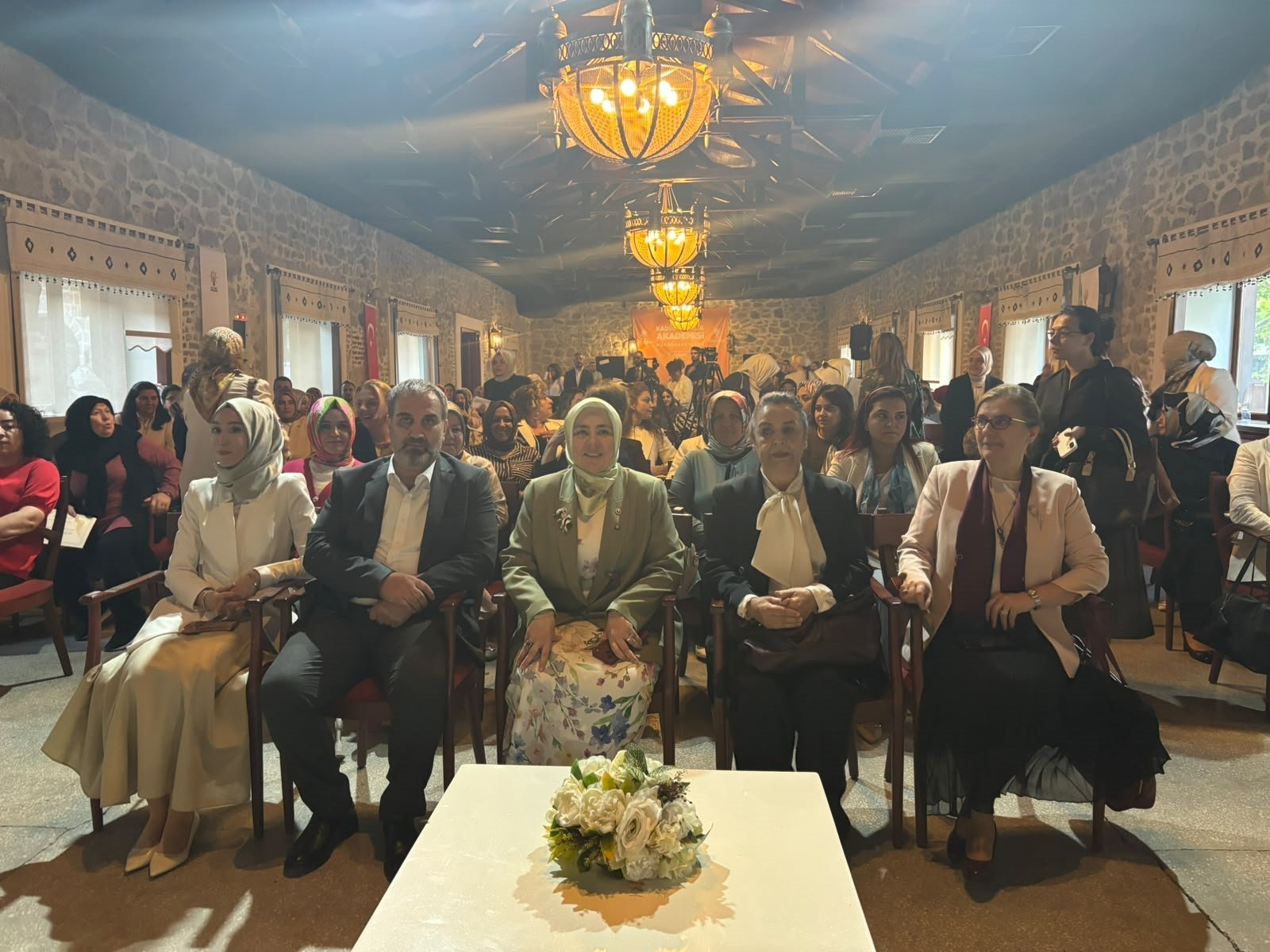 AK Parti Kadın Liderlik Akademisi Münazara Kulübü kapanış programı