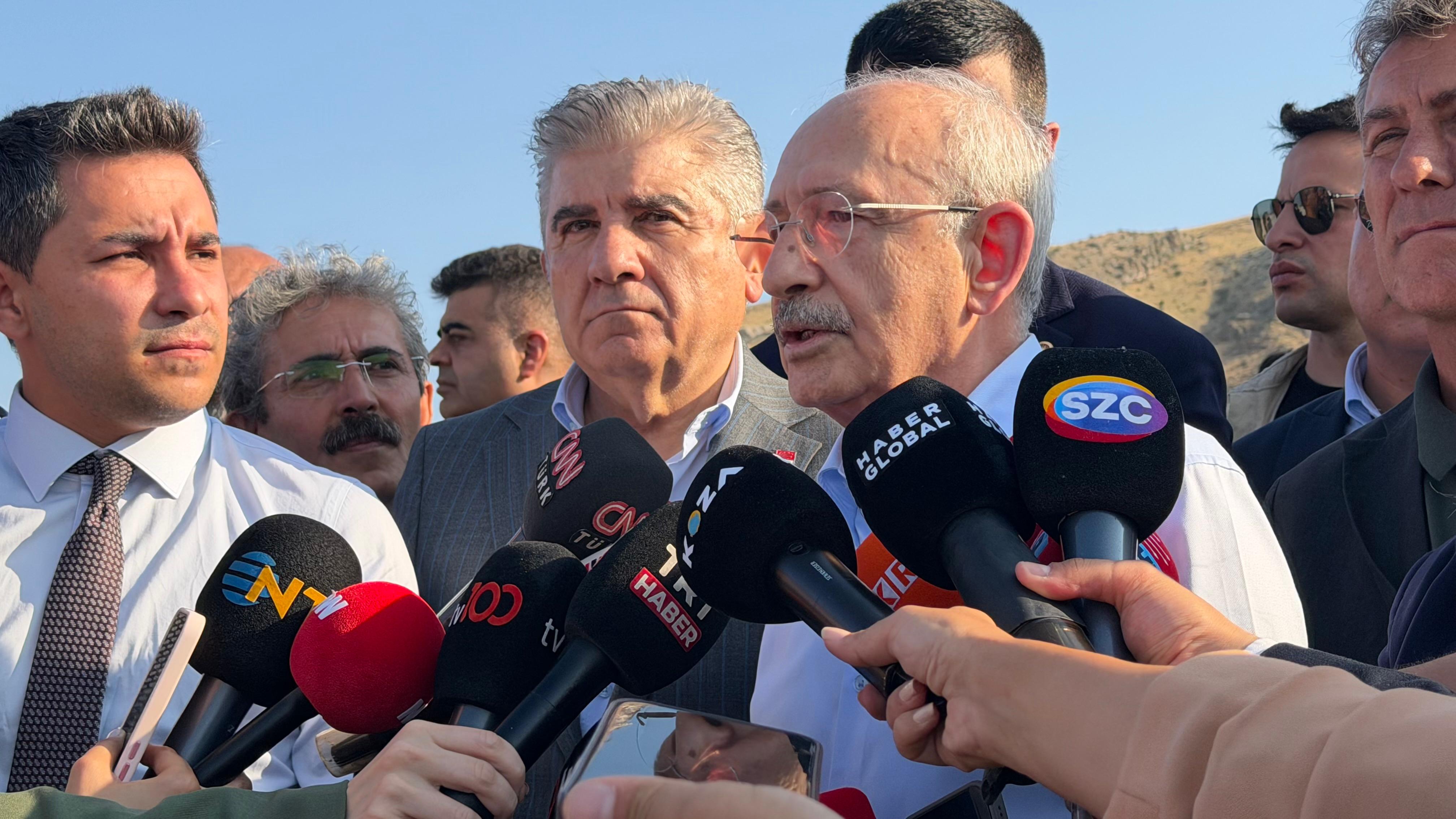 Kemal Kılıçdaroğlu, çocuklarla bir araya geldi