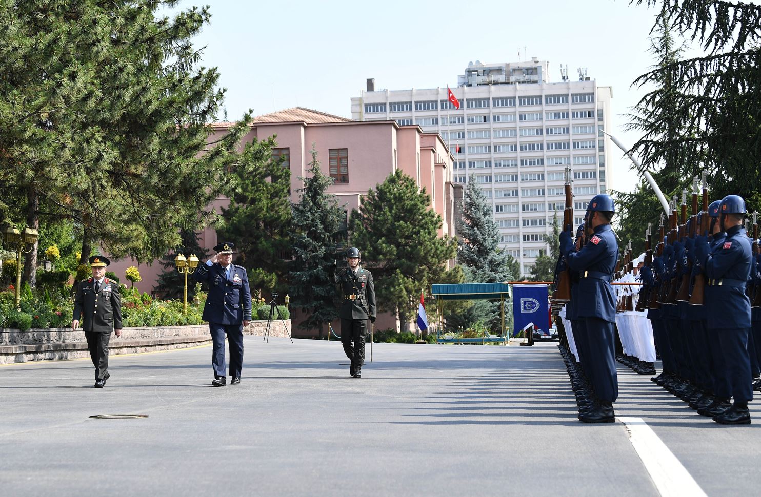 Genelkurmay Başkanı Selçuk Bayraktaroğlu Hollanda Genelkurmay Başkanı