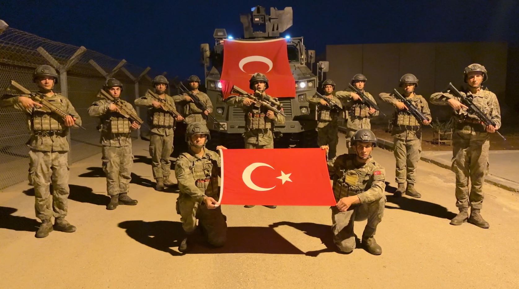 Filenin Sultanları şampiyonluk kupasıyla