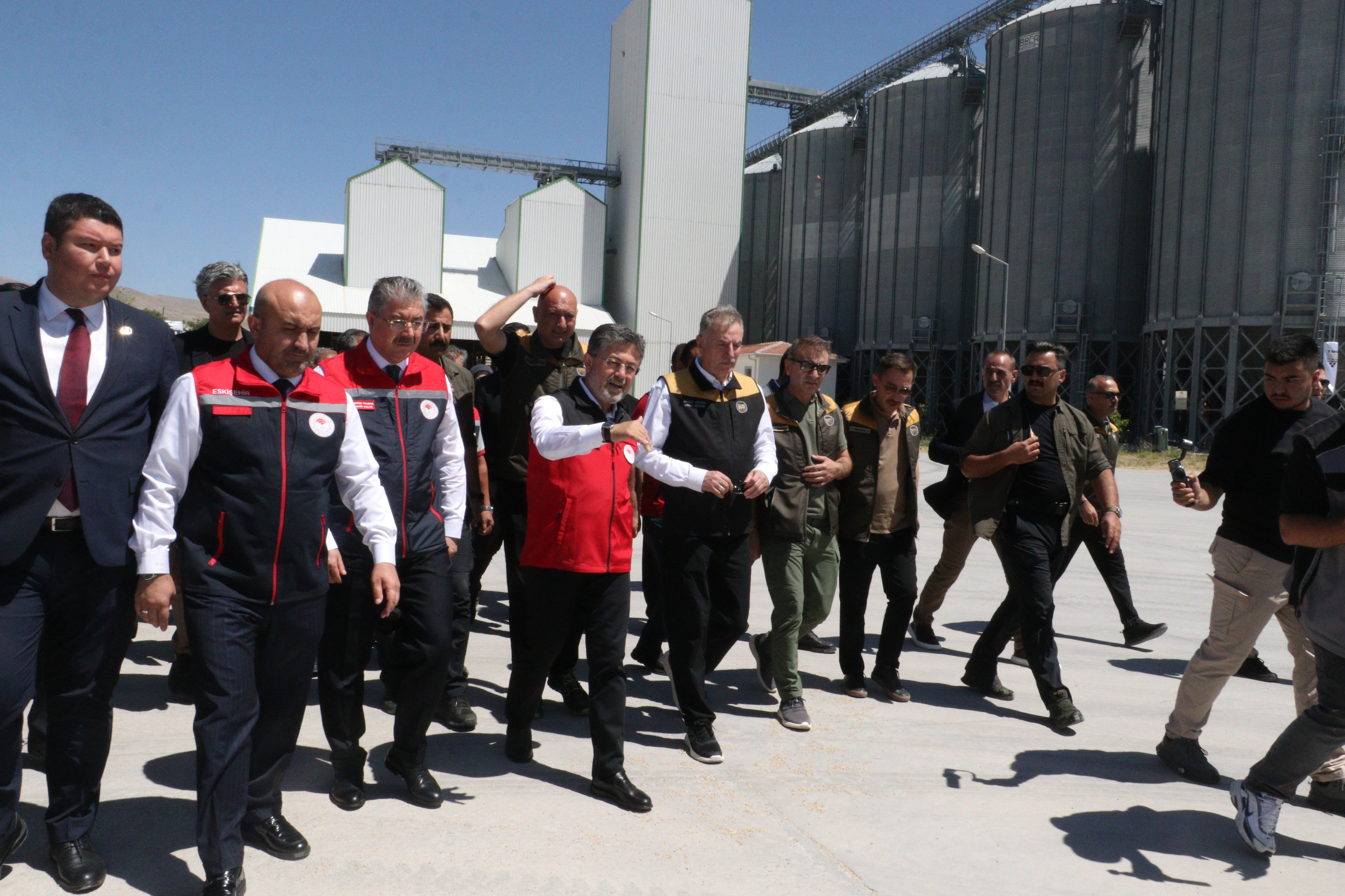 Bakan Yumaklı TMO deposunda