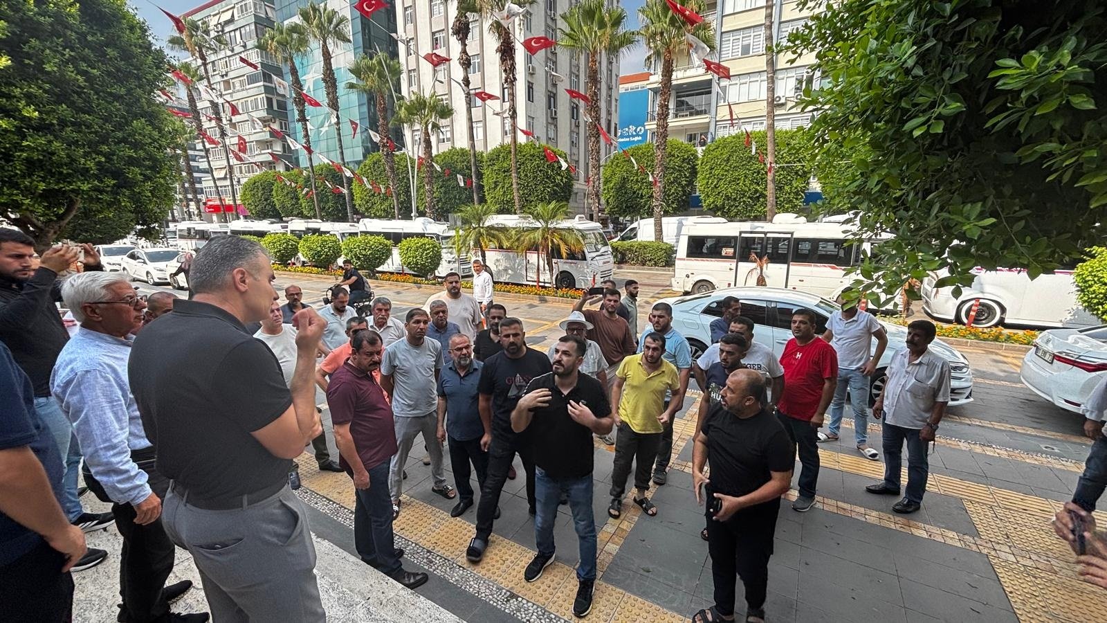 Adana Dolmuş şoförleri UKOME protestosu