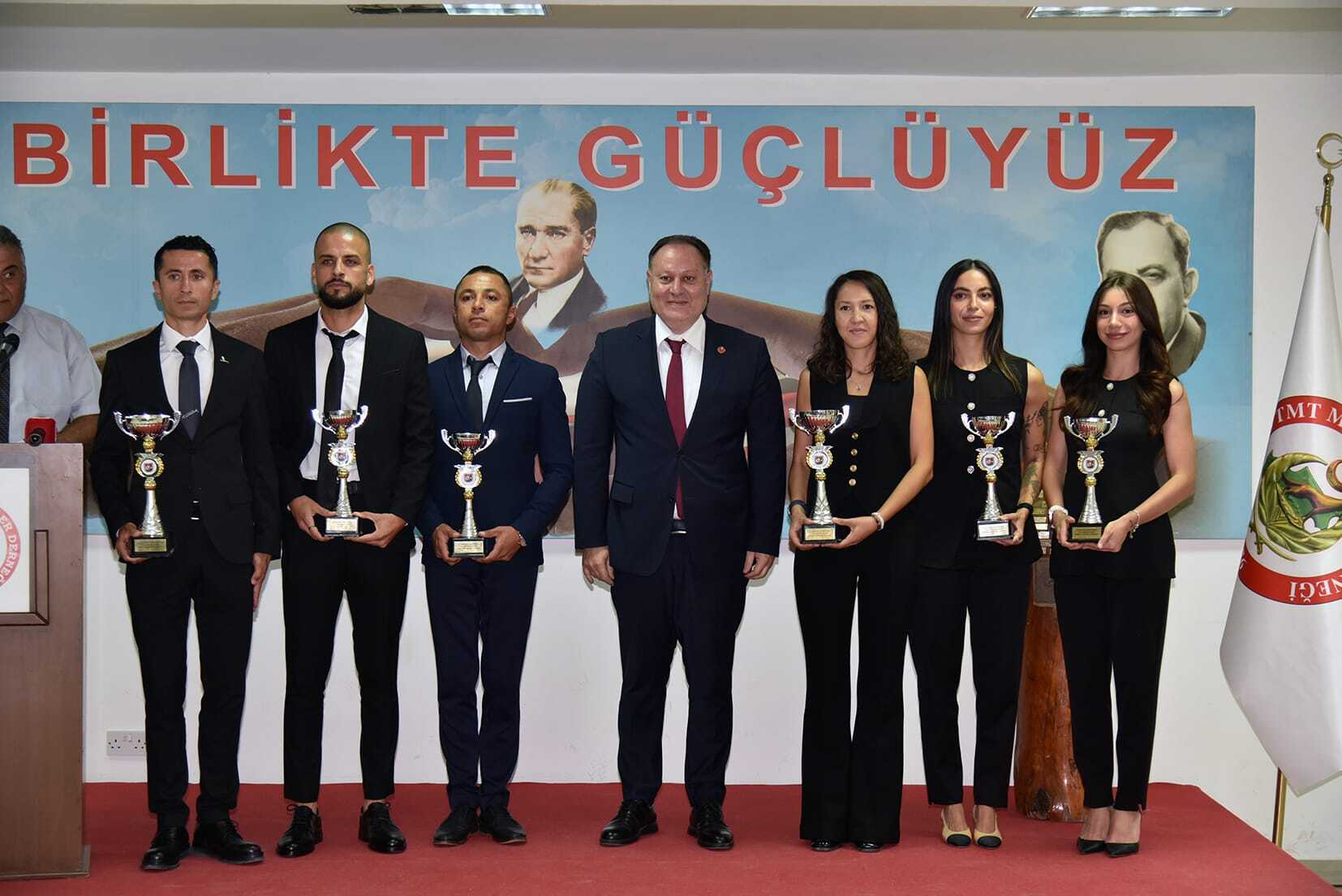 KKTC Başbakanı Ünal Üstel törende konuşuyor