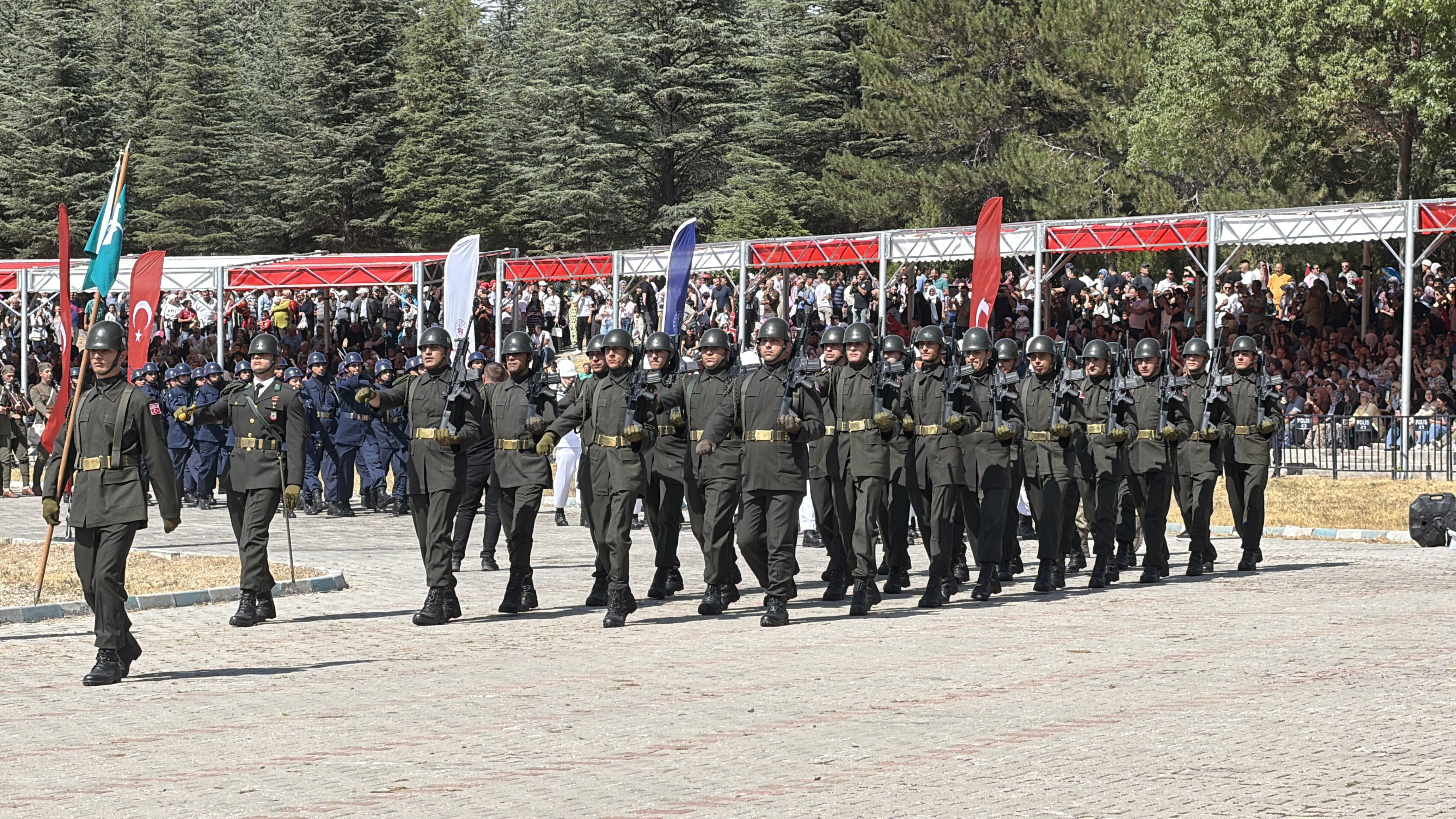 Bakan Bak, Zafer Bayramı, Kütahya
