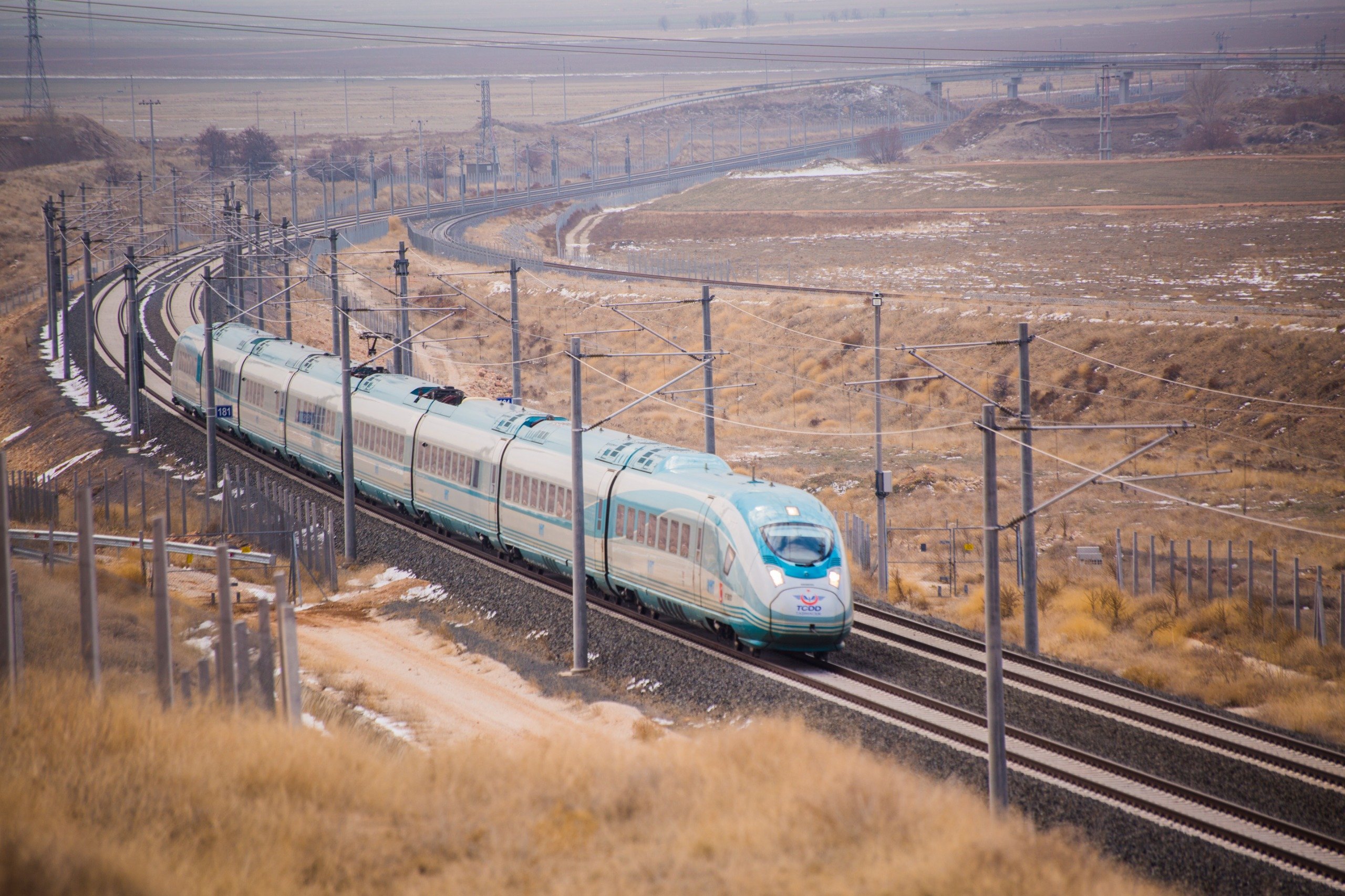 Yüksek Hızlı Tren yolcuları