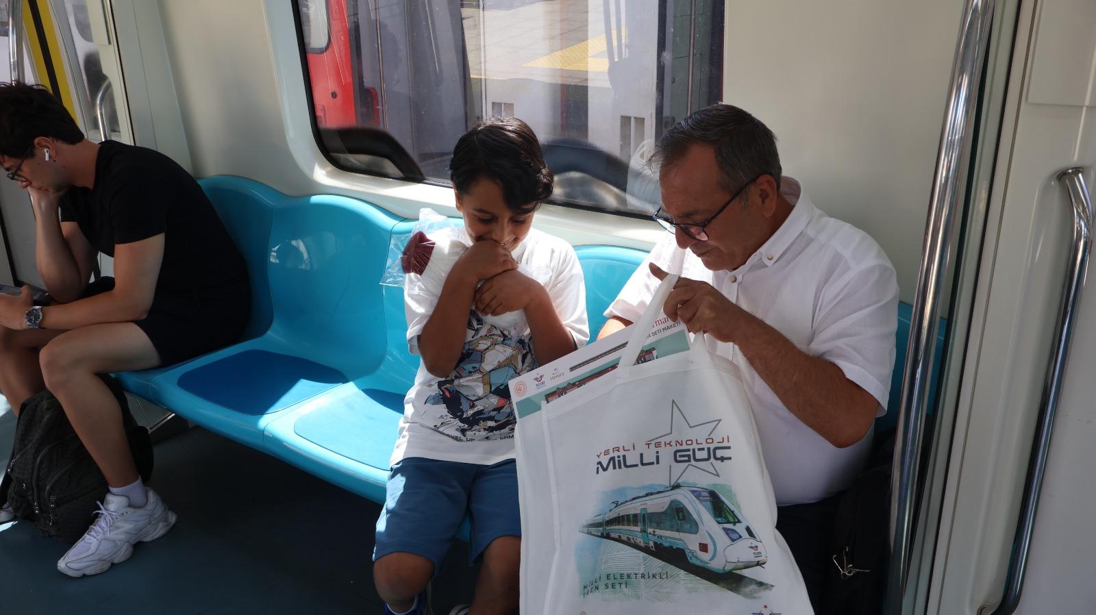 Osman Marmaray vatman kabininde