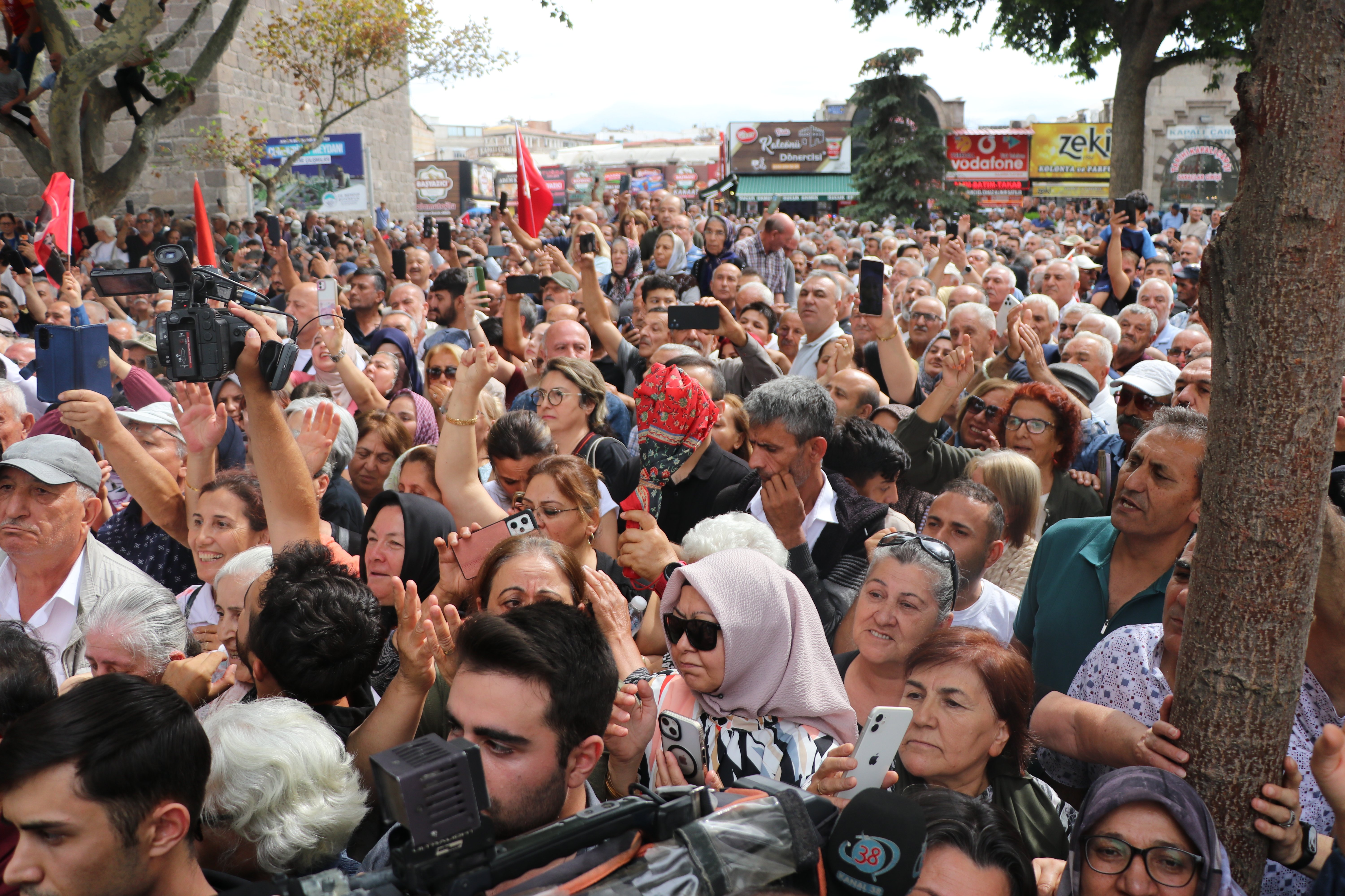Özgür Özel Kayseri