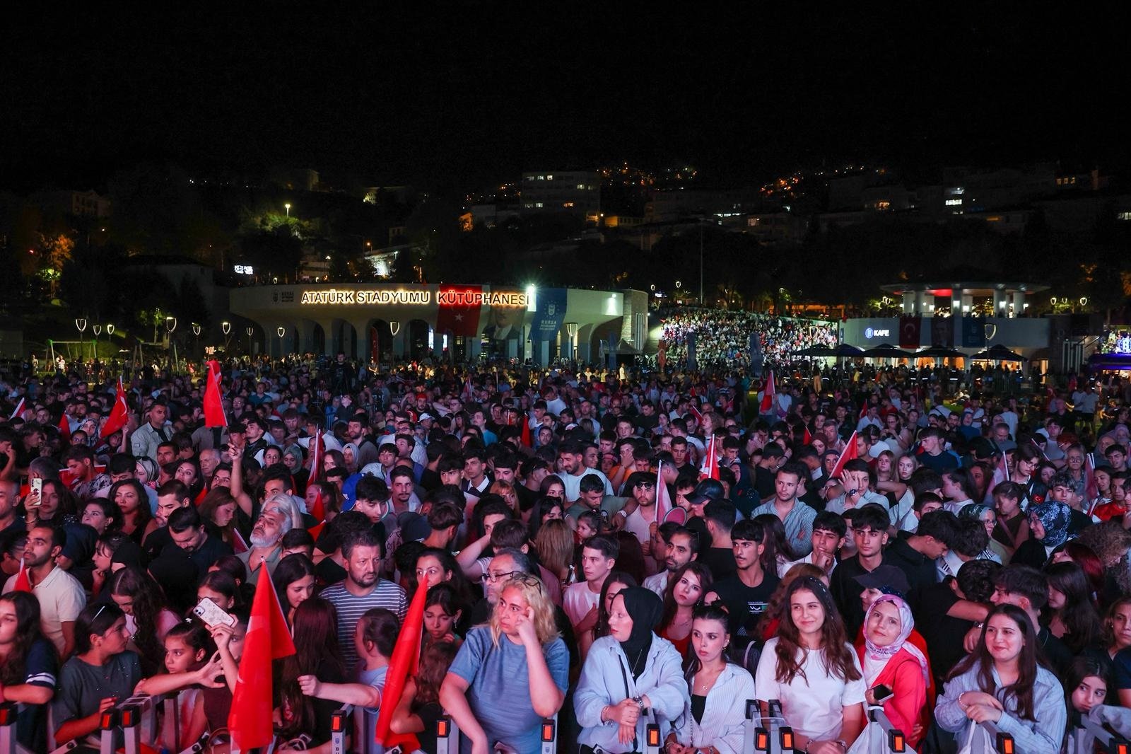 Bursa Büyükşehir Belediyesi Başkan Vekili Şahin Biba konuşma yapıyor